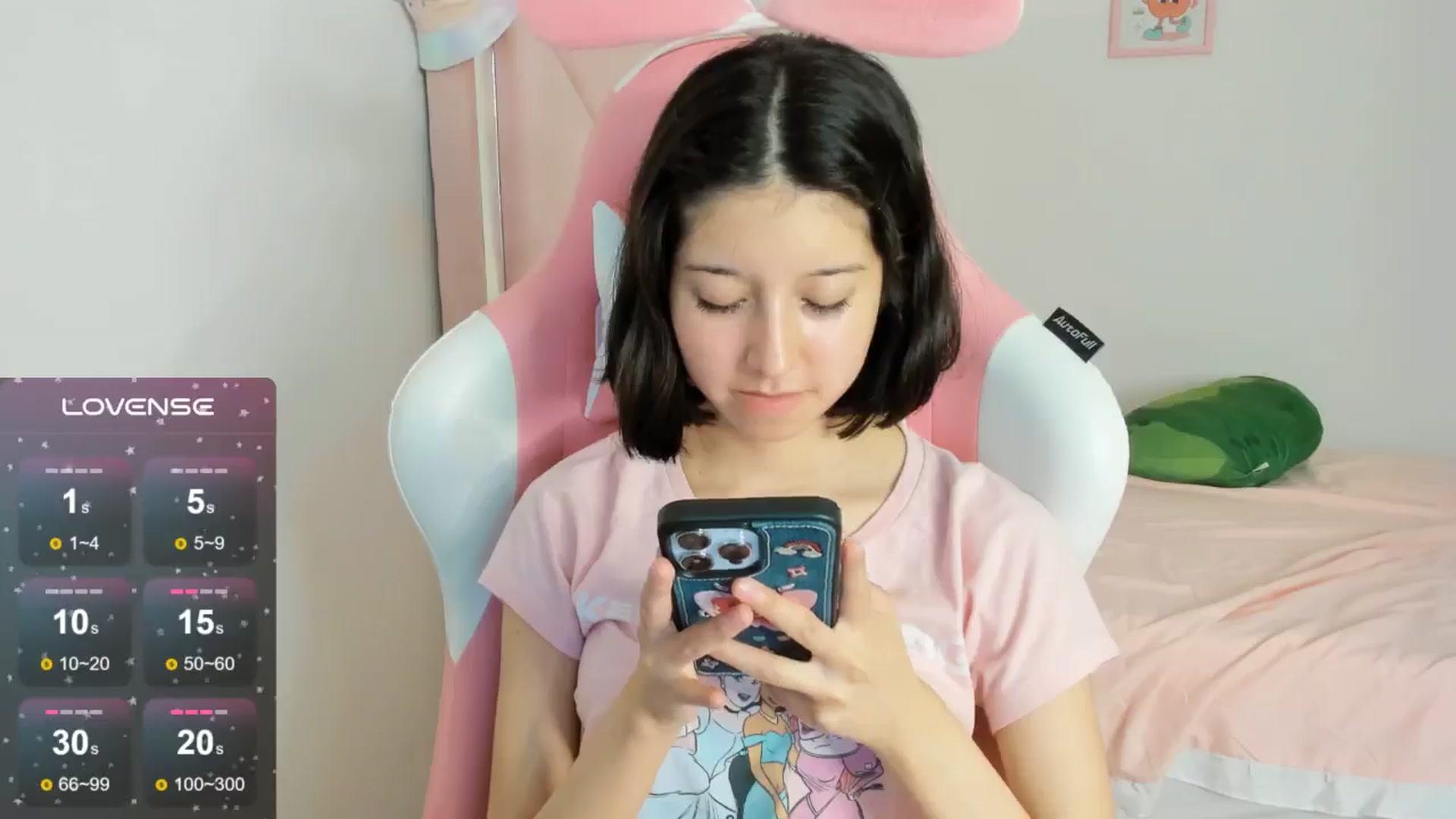 Gallery image thumbnail from Cherrycute666's myfreecams stream on, 09/13/2024, 07:49 image 15 of 20