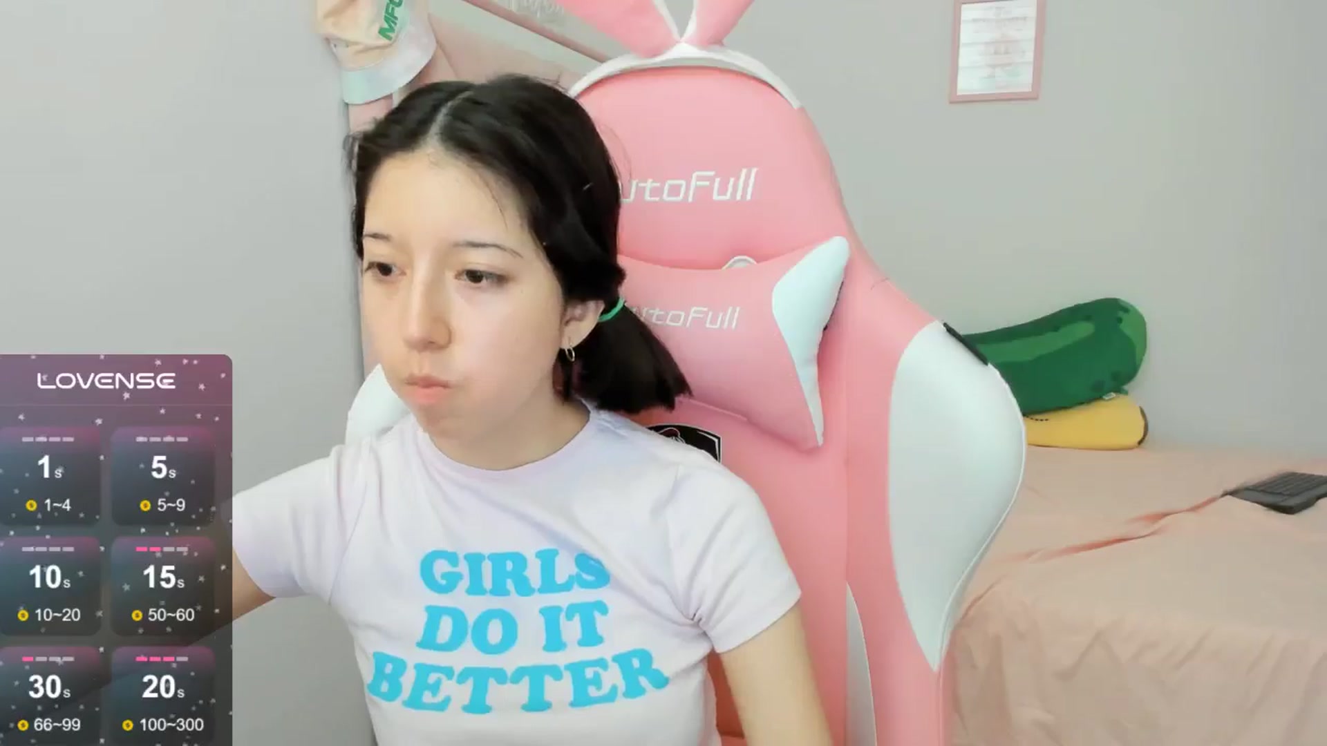 Gallery image thumbnail from Cherrycute666's myfreecams stream on, 09/17/2024, 04:25 image 3 of 20