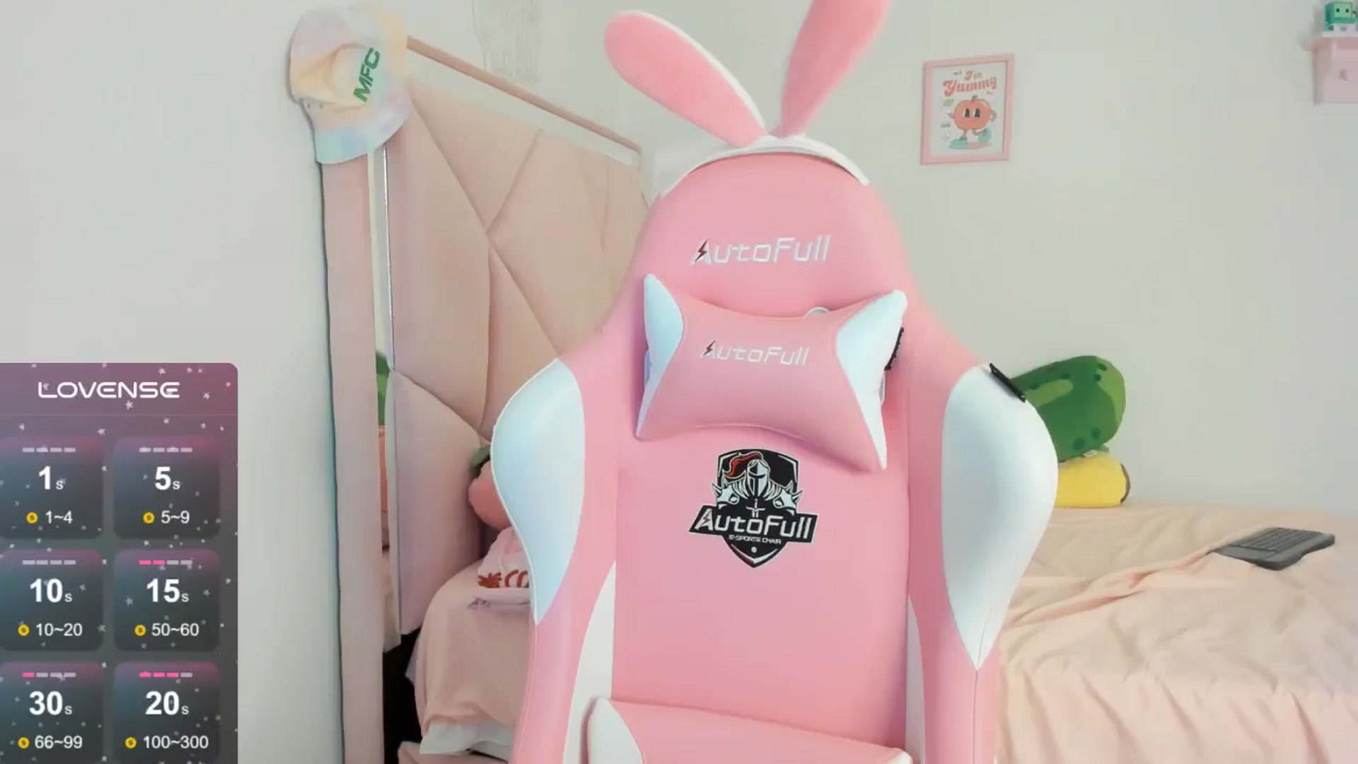 Gallery image thumbnail from Cherrycute666's myfreecams stream on, 09/17/2024, 04:25 image 15 of 20