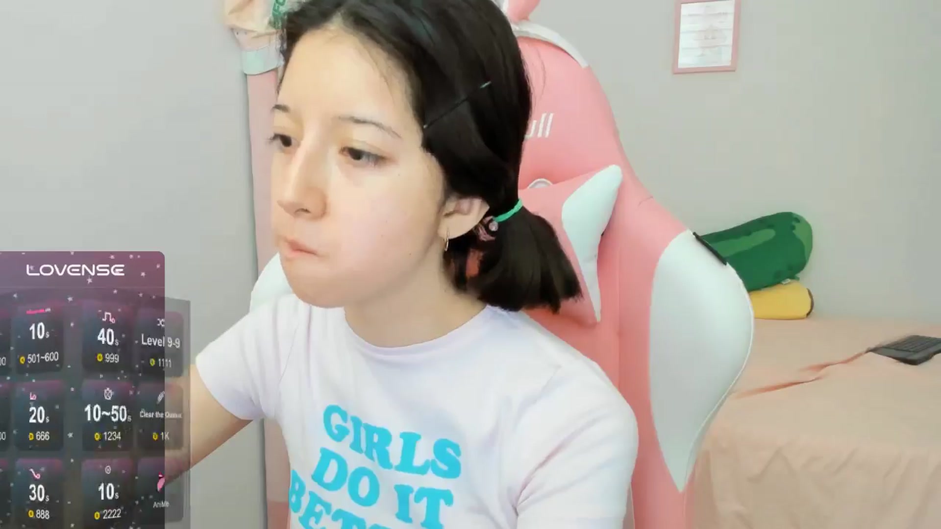 Gallery image thumbnail from Cherrycute666's myfreecams stream on, 09/17/2024, 04:25 image 2 of 20