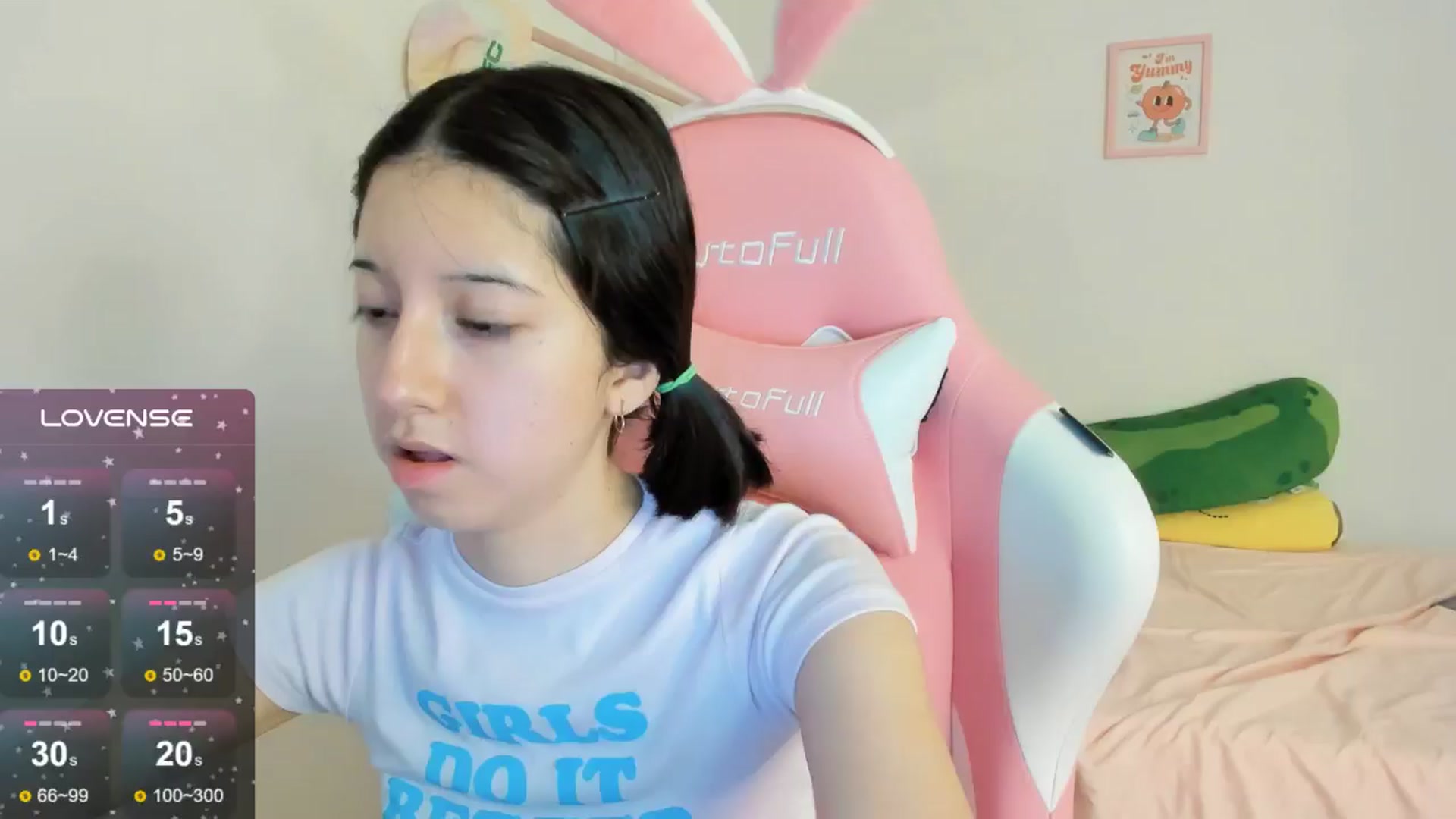 Gallery image thumbnail from Cherrycute666's myfreecams stream on, 09/17/2024, 04:11 image 9 of 20