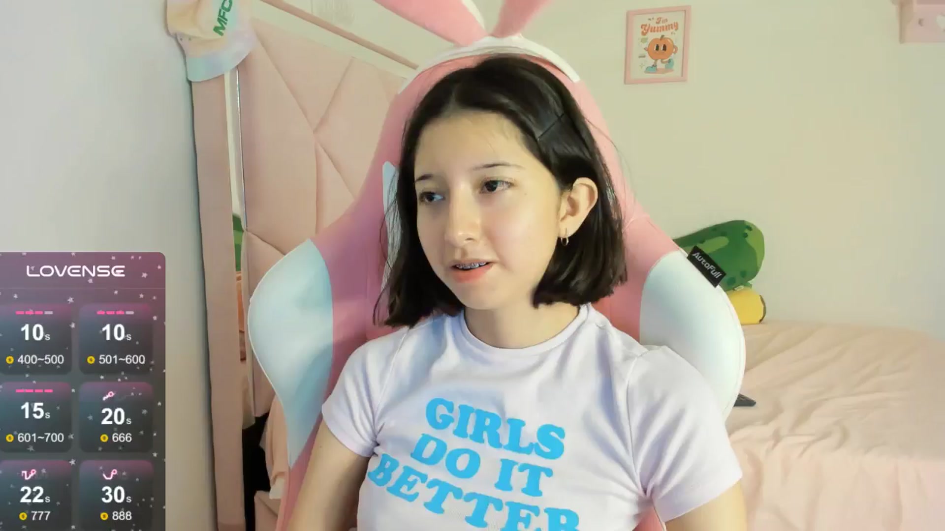 Gallery image thumbnail from Cherrycute666's myfreecams stream on, 09/17/2024, 08:22 image 18 of 20
