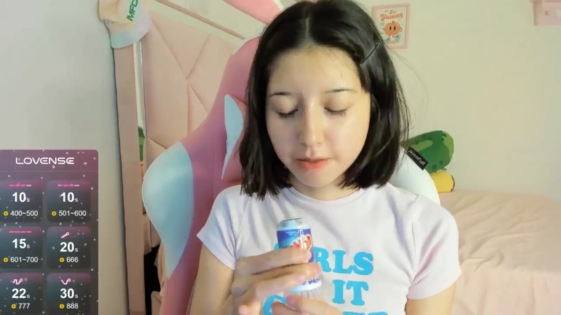Gallery image thumbnail from Cherrycute666's myfreecams stream on, 09/17/2024, 08:22 image 17 of 20