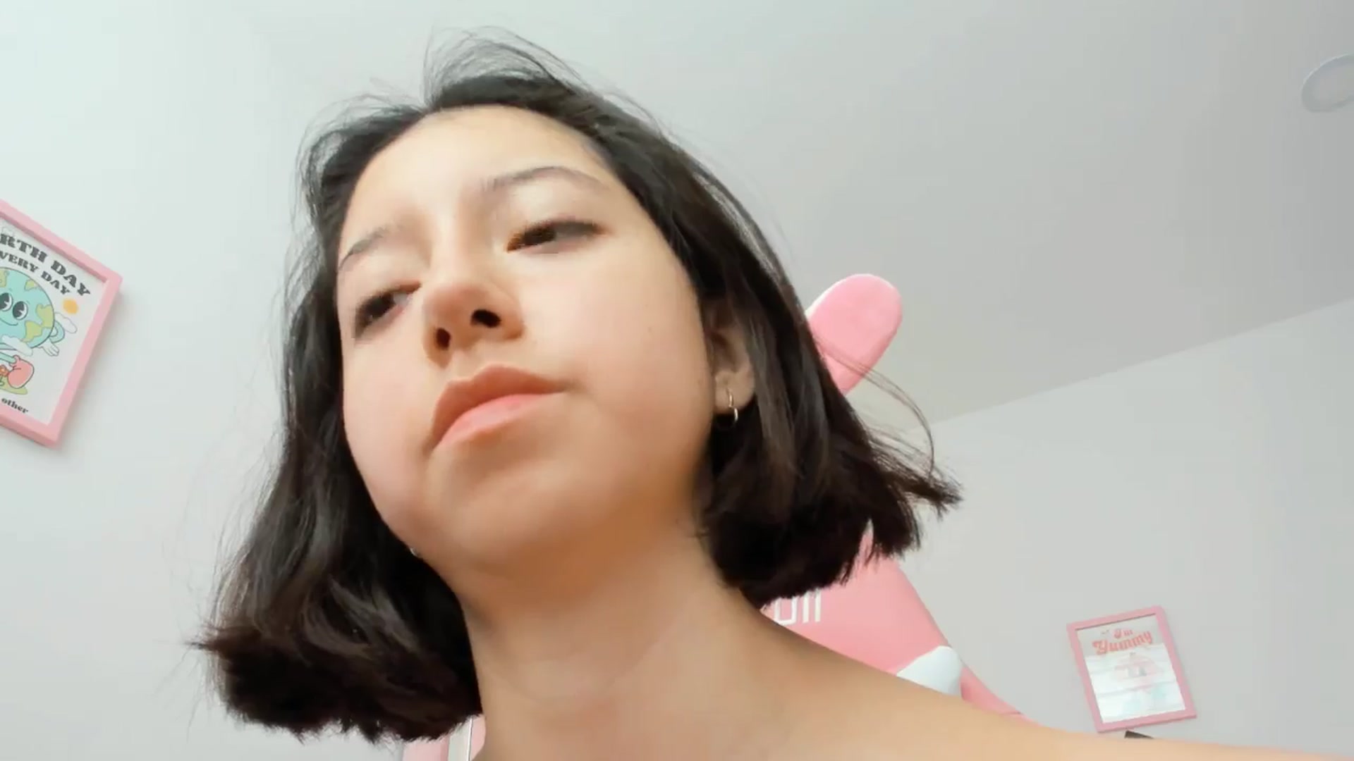 Gallery image thumbnail from Cherrycute666's myfreecams stream on, 09/17/2024, 21:14 image 3 of 20