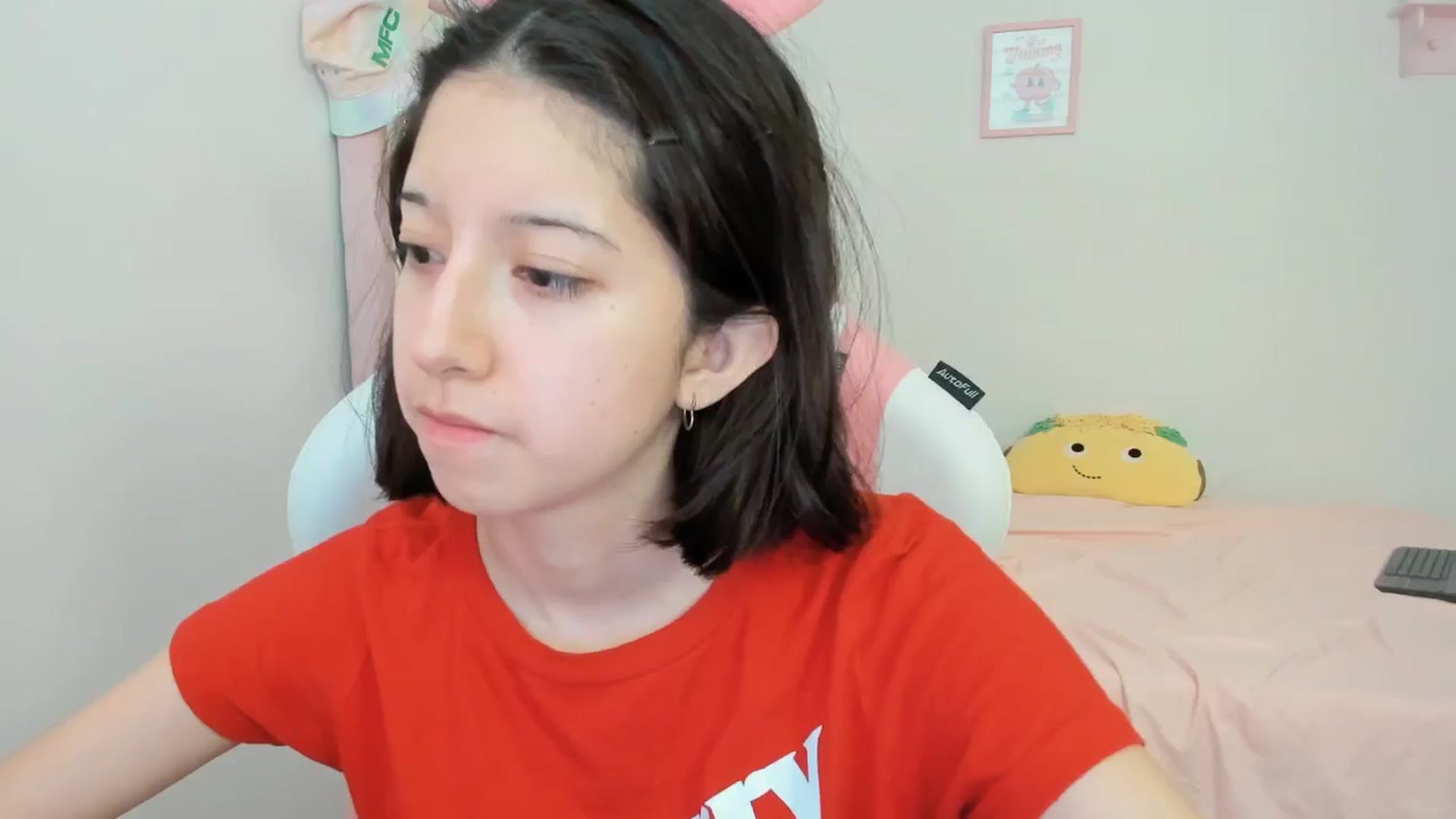 Gallery image thumbnail from Cherrycute666's myfreecams stream on, 09/18/2024, 24:01 image 5 of 20