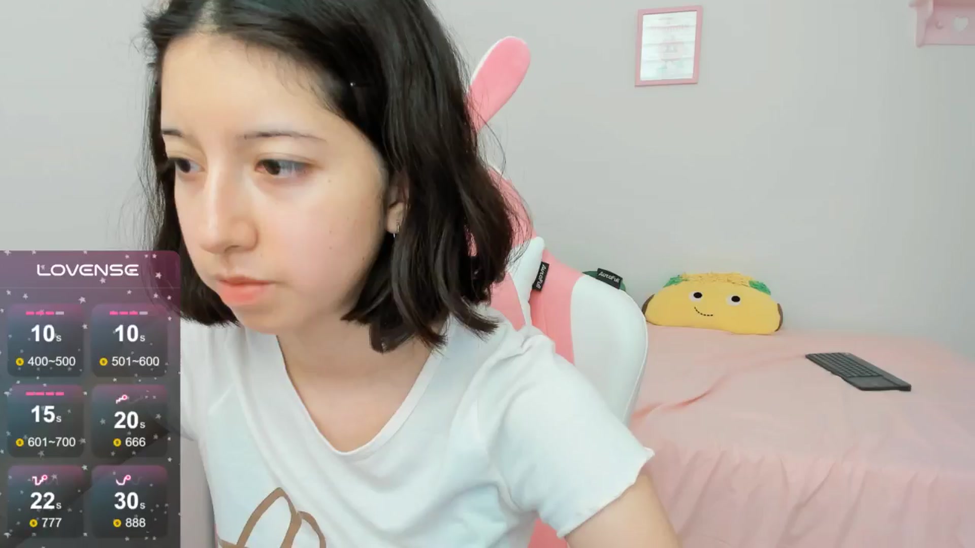 Gallery image thumbnail from Cherrycute666's myfreecams stream on, 09/18/2024, 21:18 image 13 of 20