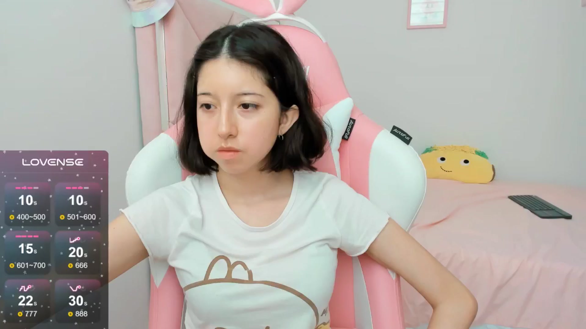 Gallery image thumbnail from Cherrycute666's myfreecams stream on, 09/18/2024, 21:18 image 15 of 20