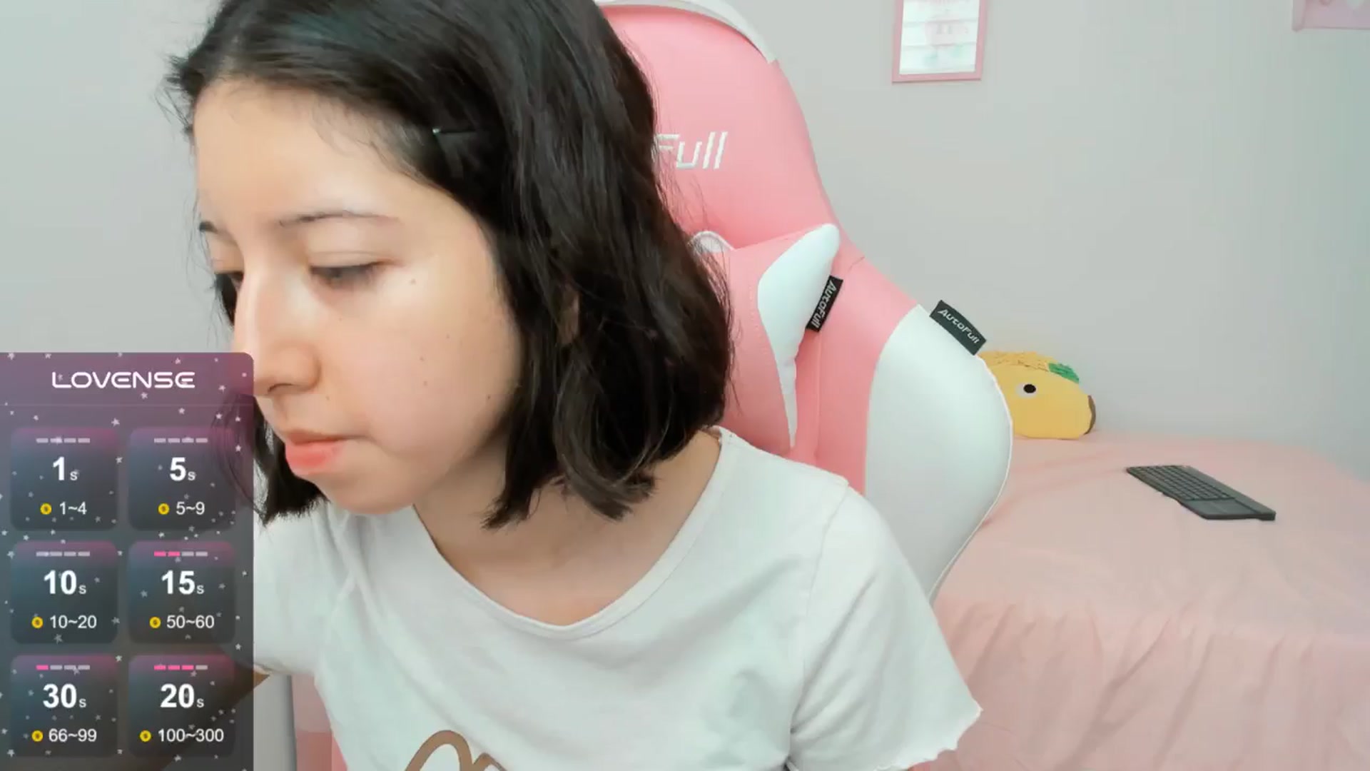 Gallery image thumbnail from Cherrycute666's myfreecams stream on, 09/18/2024, 21:18 image 7 of 20