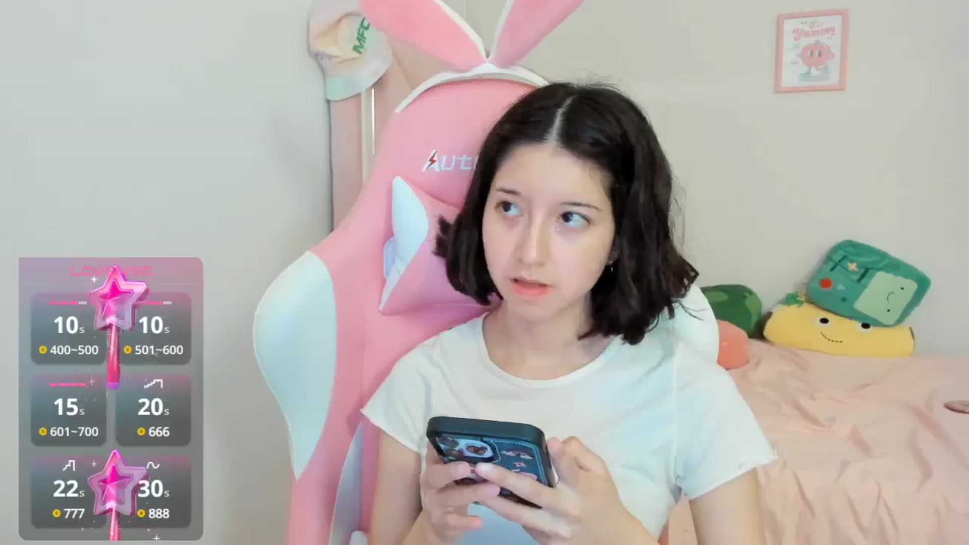 Gallery image thumbnail from Cherrycute666's myfreecams stream on, 09/19/2024, 24:13 image 8 of 20