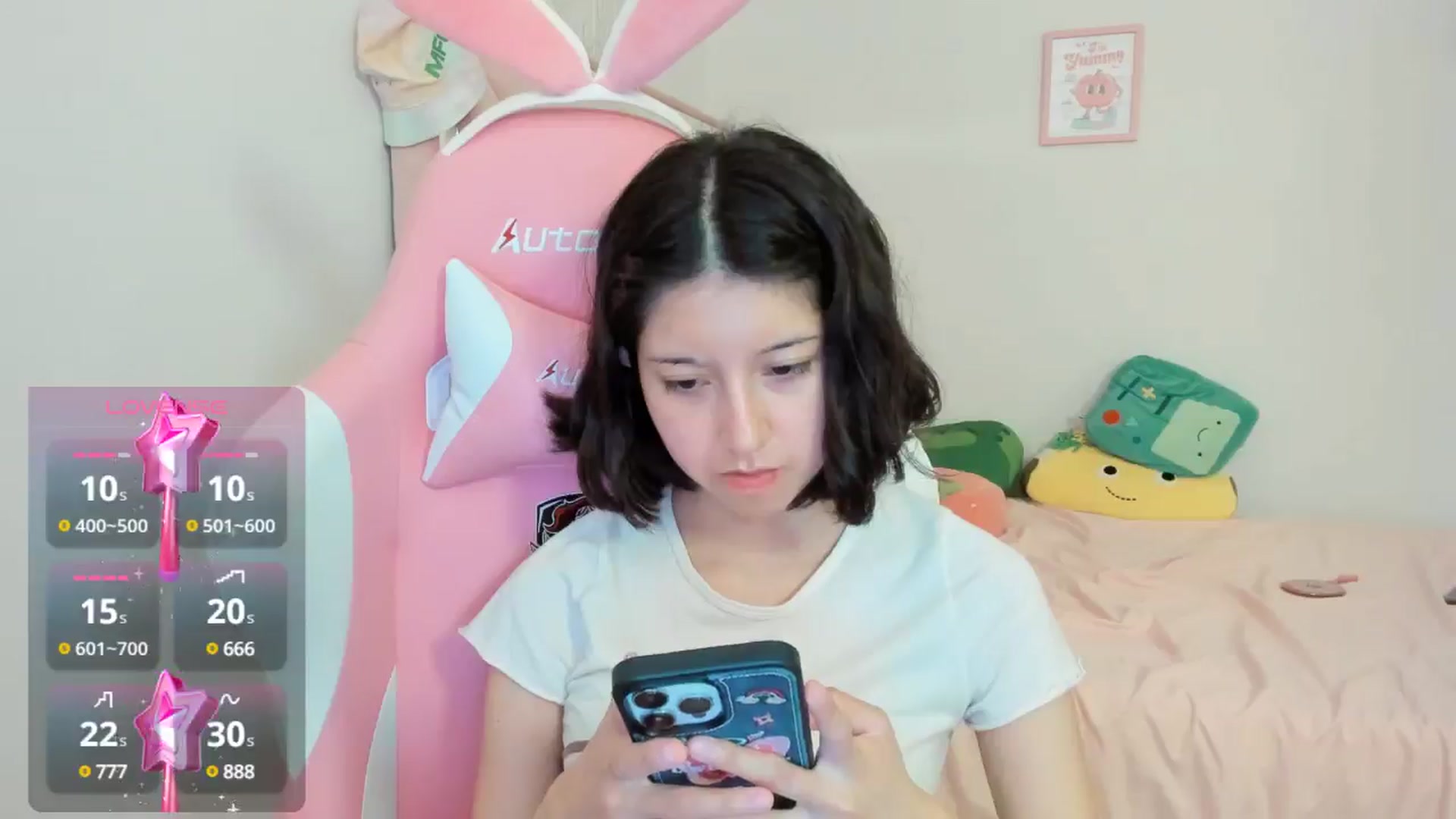Gallery image thumbnail from Cherrycute666's myfreecams stream on, 09/19/2024, 24:13 image 19 of 20