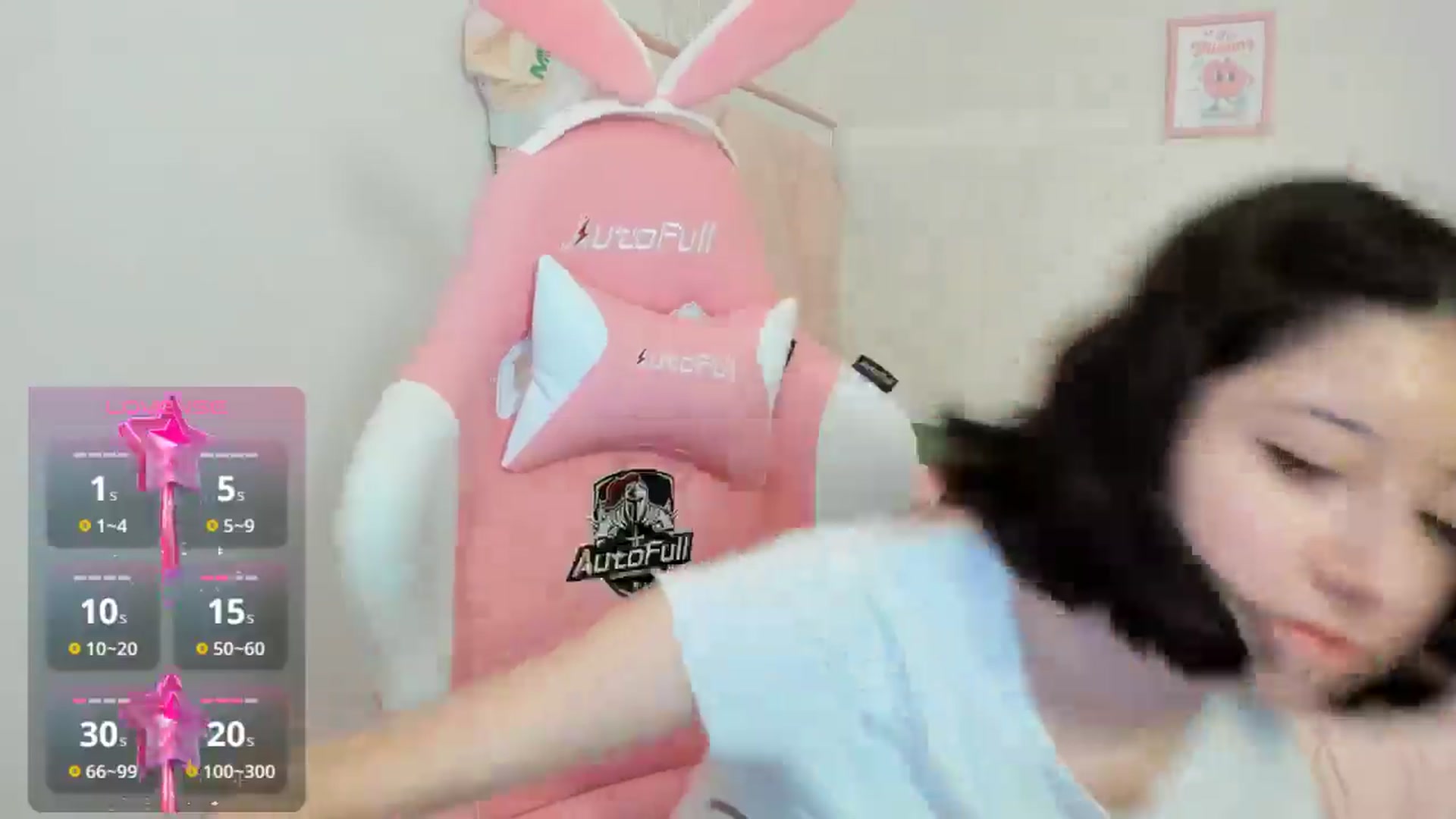 Gallery image thumbnail from Cherrycute666's myfreecams stream on, 09/19/2024, 24:13 image 12 of 20