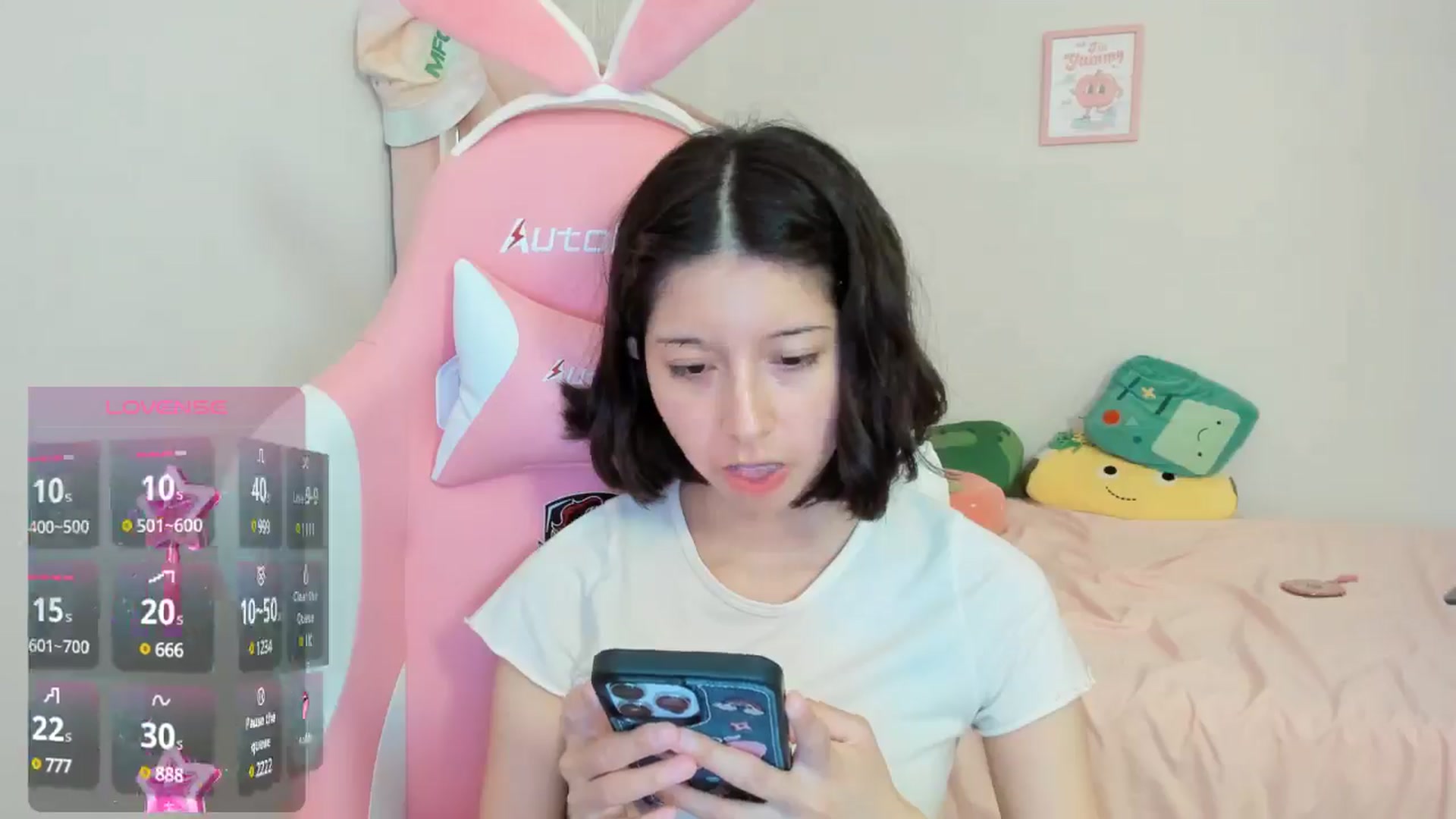 Gallery image thumbnail from Cherrycute666's myfreecams stream on, 09/19/2024, 24:13 image 17 of 20