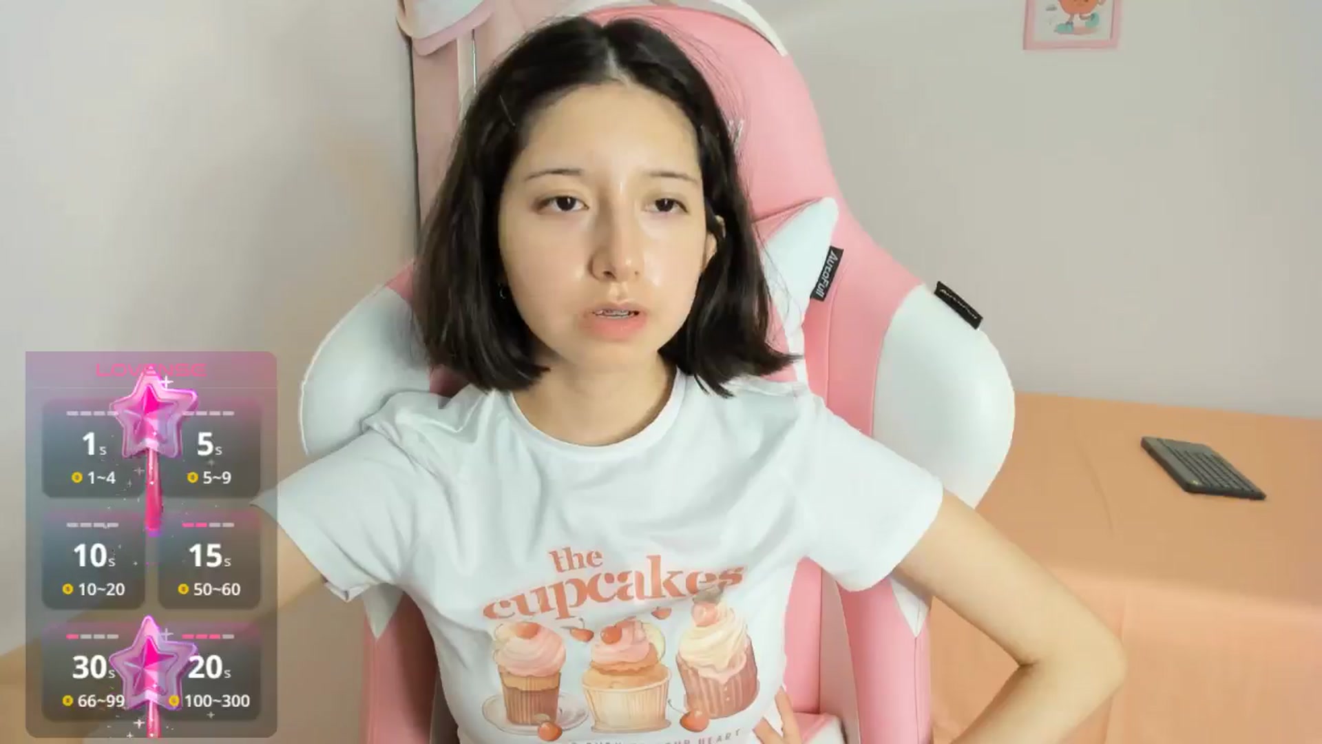 Gallery image thumbnail from Cherrycute666's myfreecams stream on, 09/19/2024, 06:04 image 11 of 20