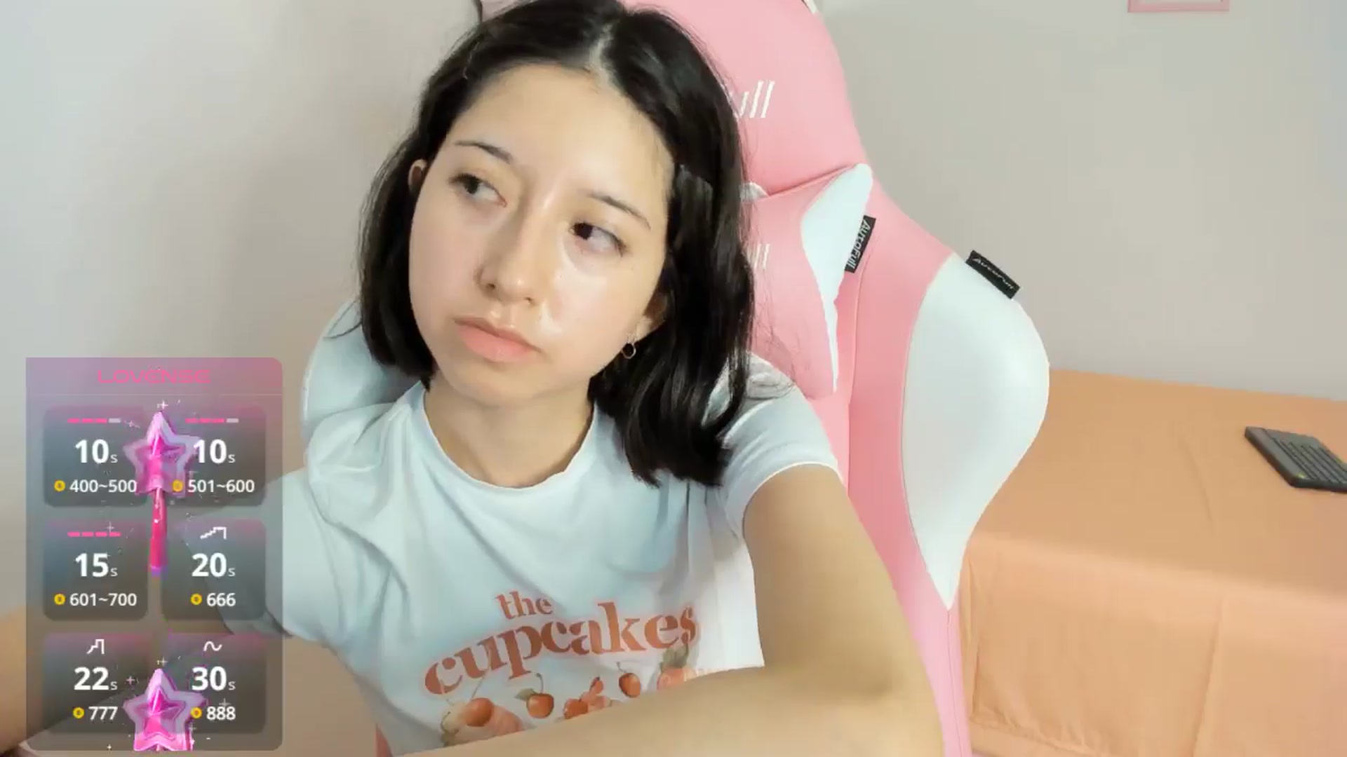 Gallery image thumbnail from Cherrycute666's myfreecams stream on, 09/19/2024, 06:04 image 18 of 20
