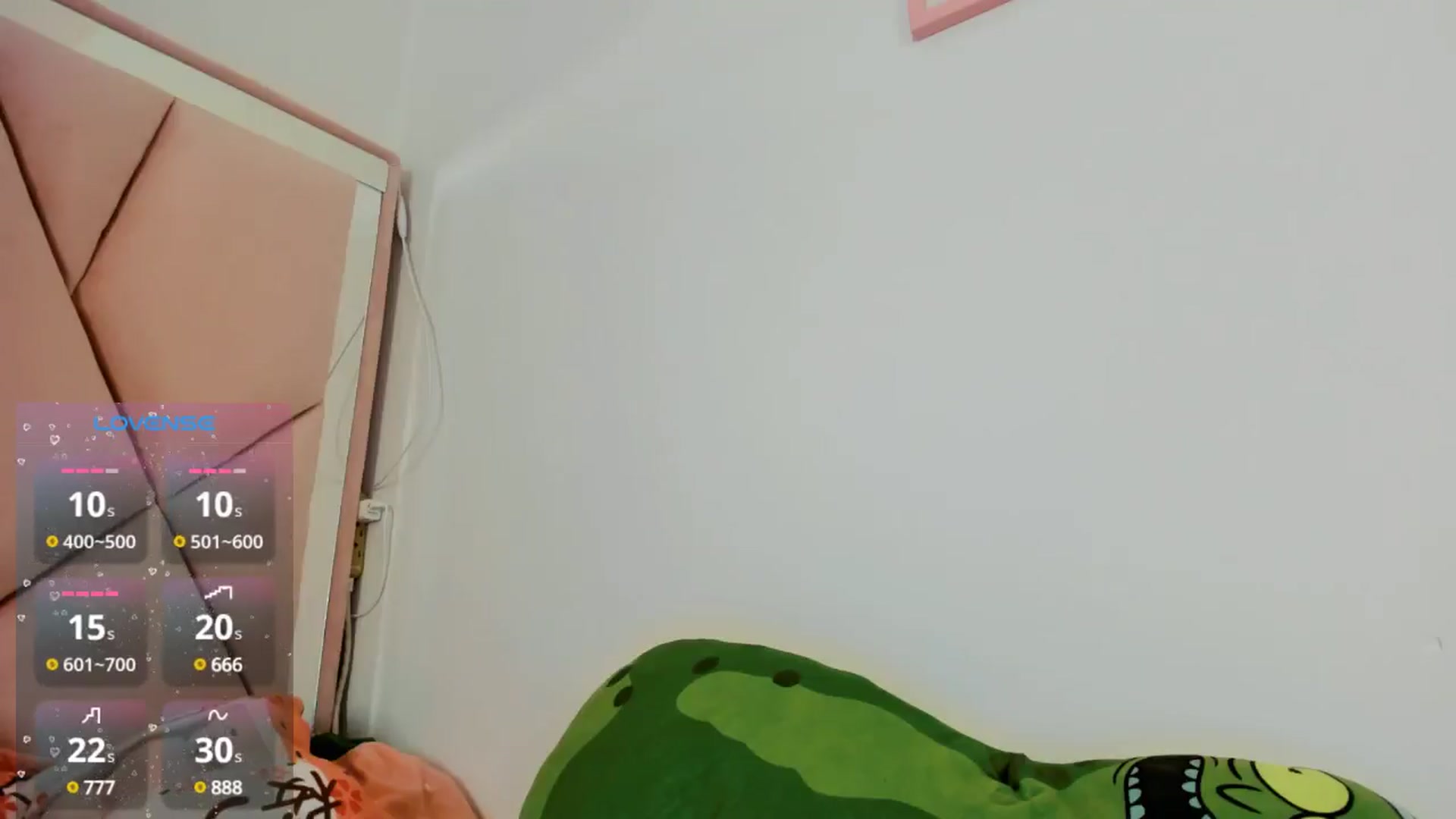 Gallery image thumbnail from Cherrycute666's myfreecams stream on, 09/30/2024, 24:14 image 18 of 20