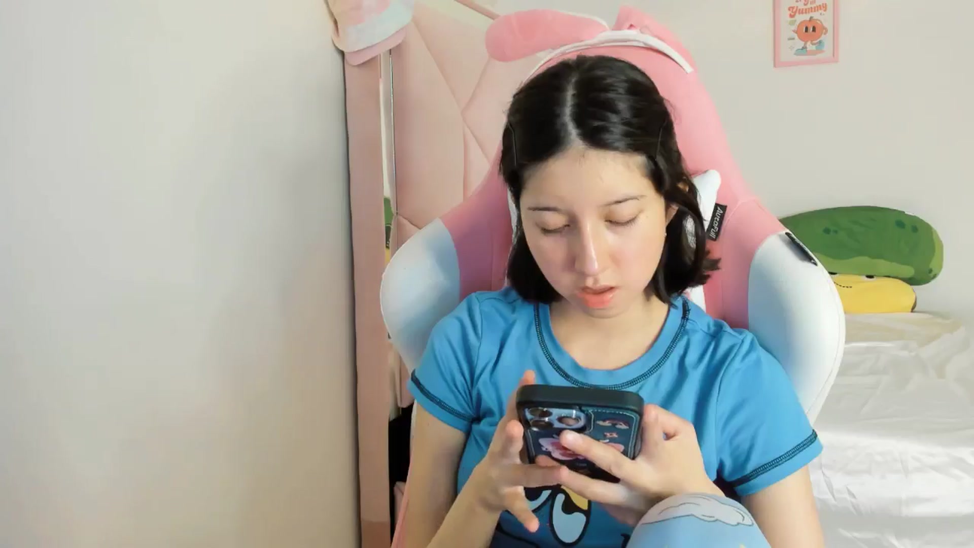 Gallery image thumbnail from Cherrycute666's myfreecams stream on, 10/02/2024, 01:59 image 10 of 20