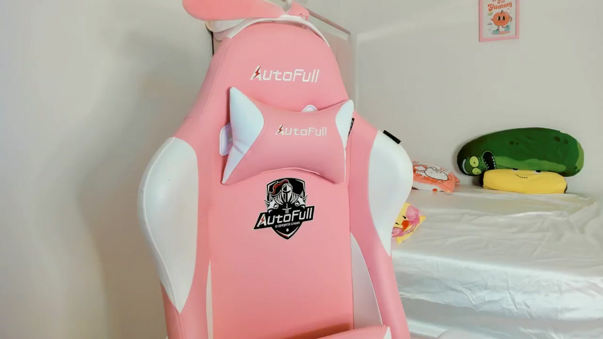 Gallery image thumbnail from Cherrycute666's myfreecams stream on, 10/02/2024, 01:59 image 12 of 20