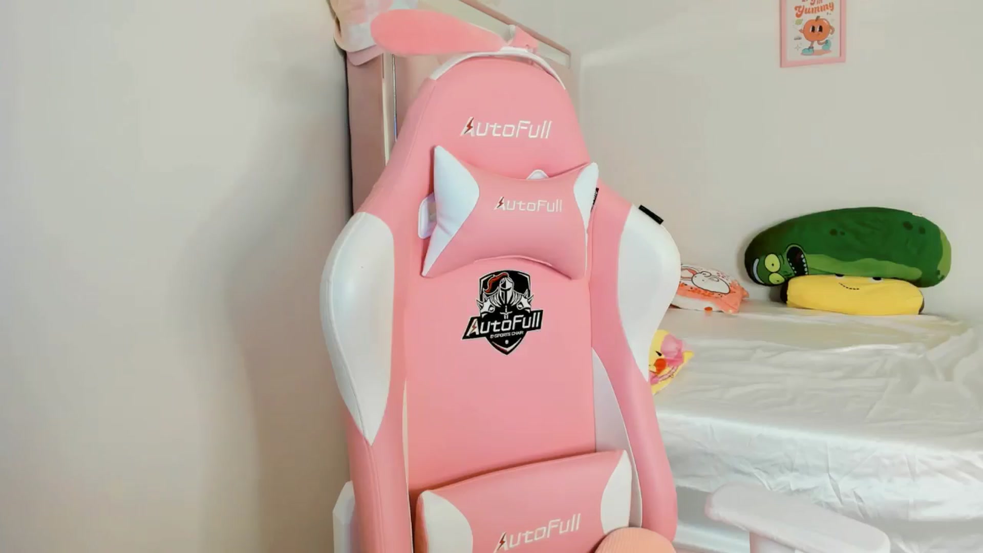 Gallery image thumbnail from Cherrycute666's myfreecams stream on, 10/02/2024, 01:59 image 14 of 20