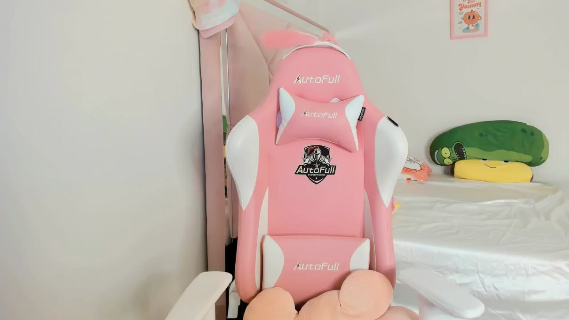 Gallery image thumbnail from Cherrycute666's myfreecams stream on, 10/02/2024, 01:59 image 1 of 20