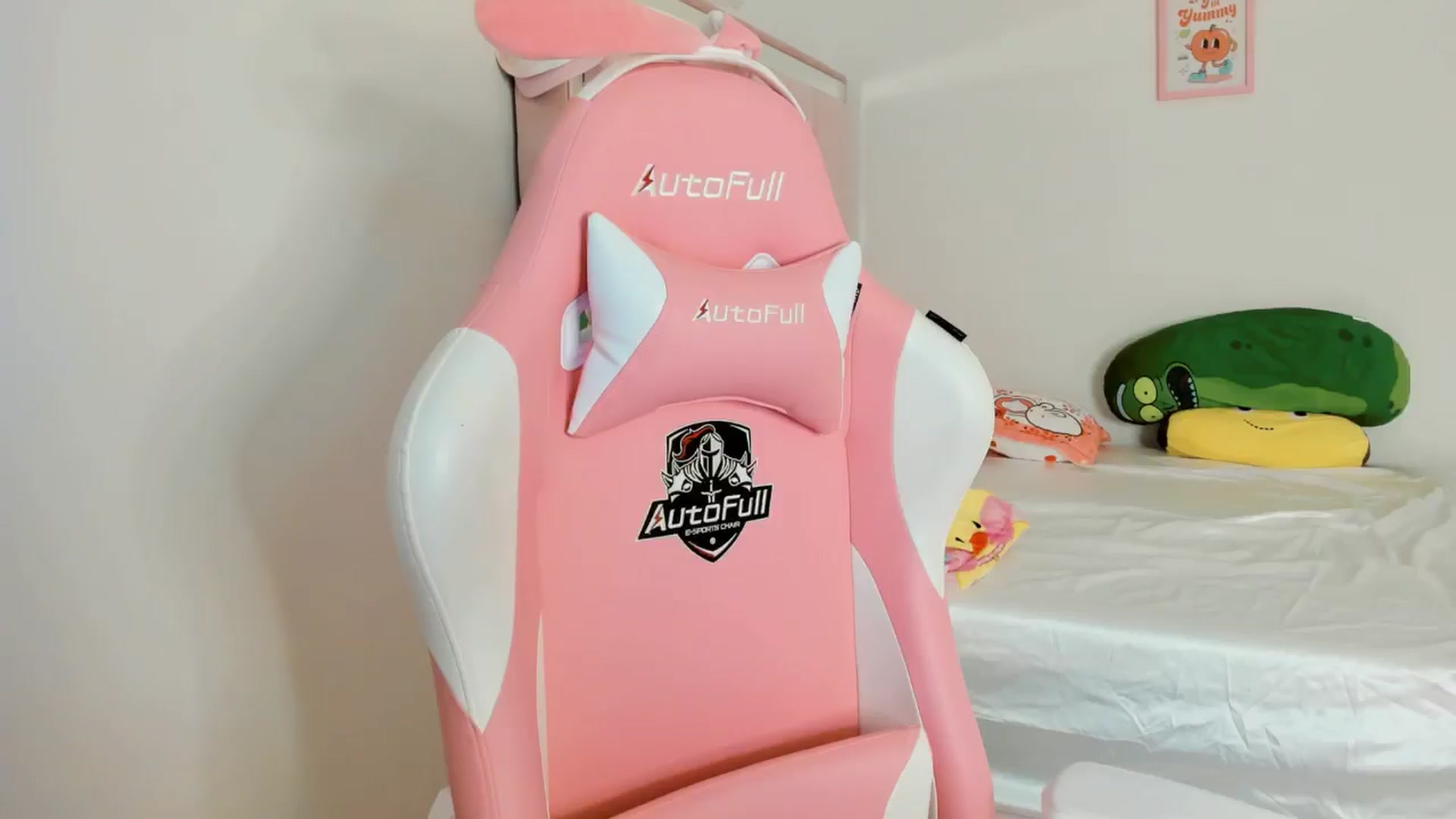Gallery image thumbnail from Cherrycute666's myfreecams stream on, 10/02/2024, 01:59 image 7 of 20