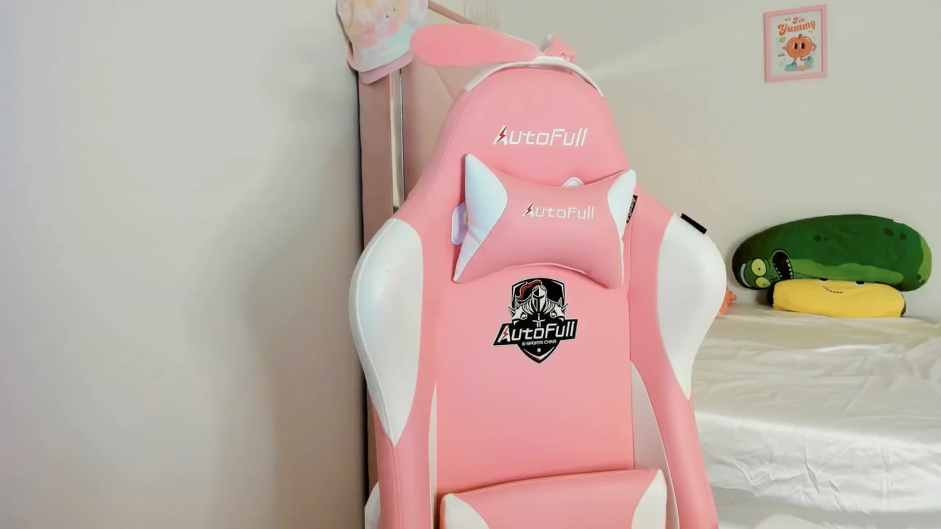 Gallery image thumbnail from Cherrycute666's myfreecams stream on, 10/02/2024, 04:04 image 1 of 20