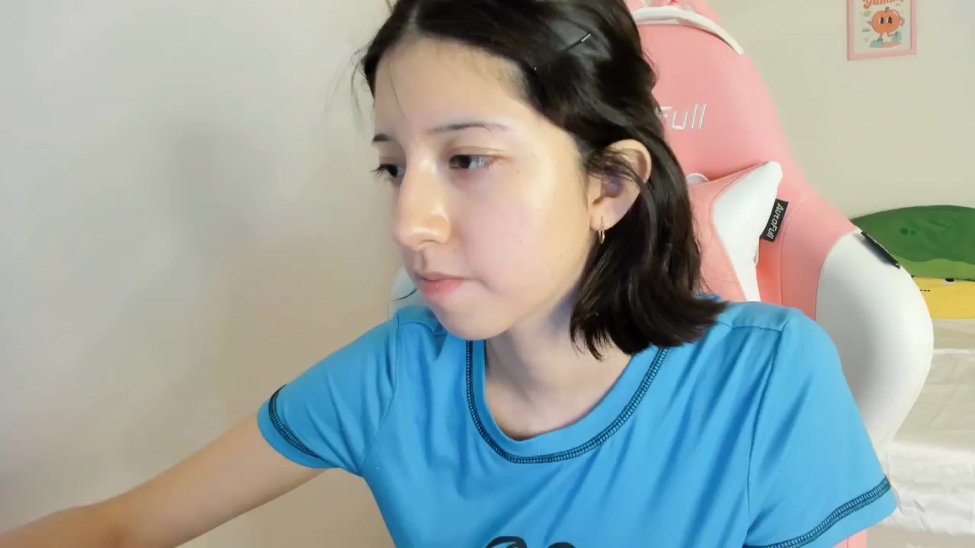 Gallery image thumbnail from Cherrycute666's myfreecams stream on, 10/02/2024, 04:04 image 10 of 20