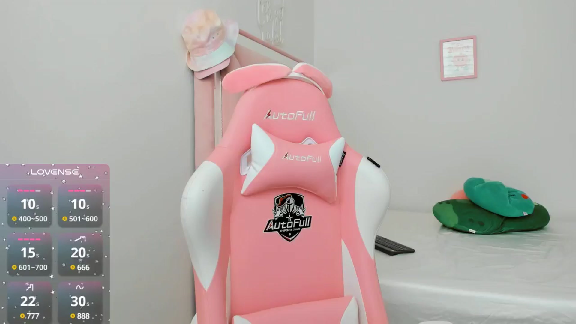 Gallery image thumbnail from Cherrycute666's myfreecams stream on, 10/03/2024, 18:44 image 9 of 20