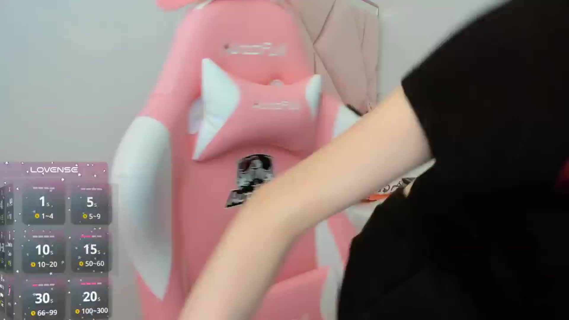 Gallery image thumbnail from Cherrycute666's myfreecams stream on, 10/03/2024, 18:44 image 11 of 20
