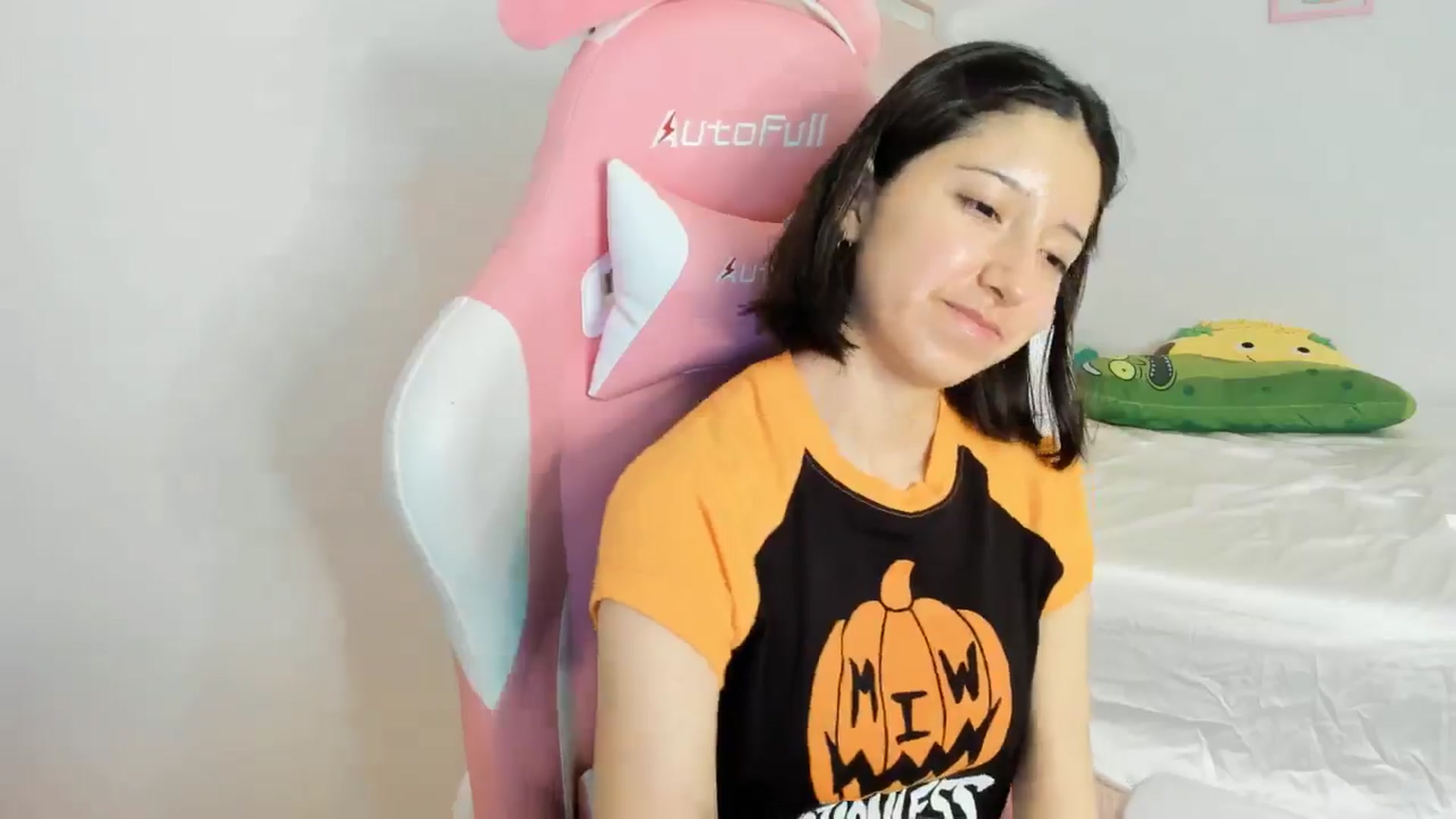 Gallery image thumbnail from Cherrycute666's myfreecams stream on, 10/06/2024, 08:00 image 16 of 20
