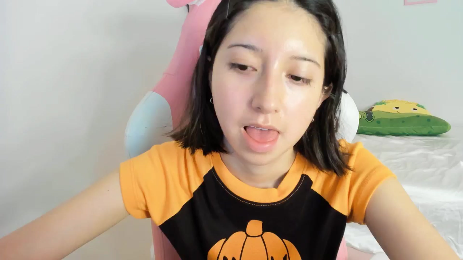 Gallery image thumbnail from Cherrycute666's myfreecams stream on, 10/06/2024, 08:00 image 20 of 20
