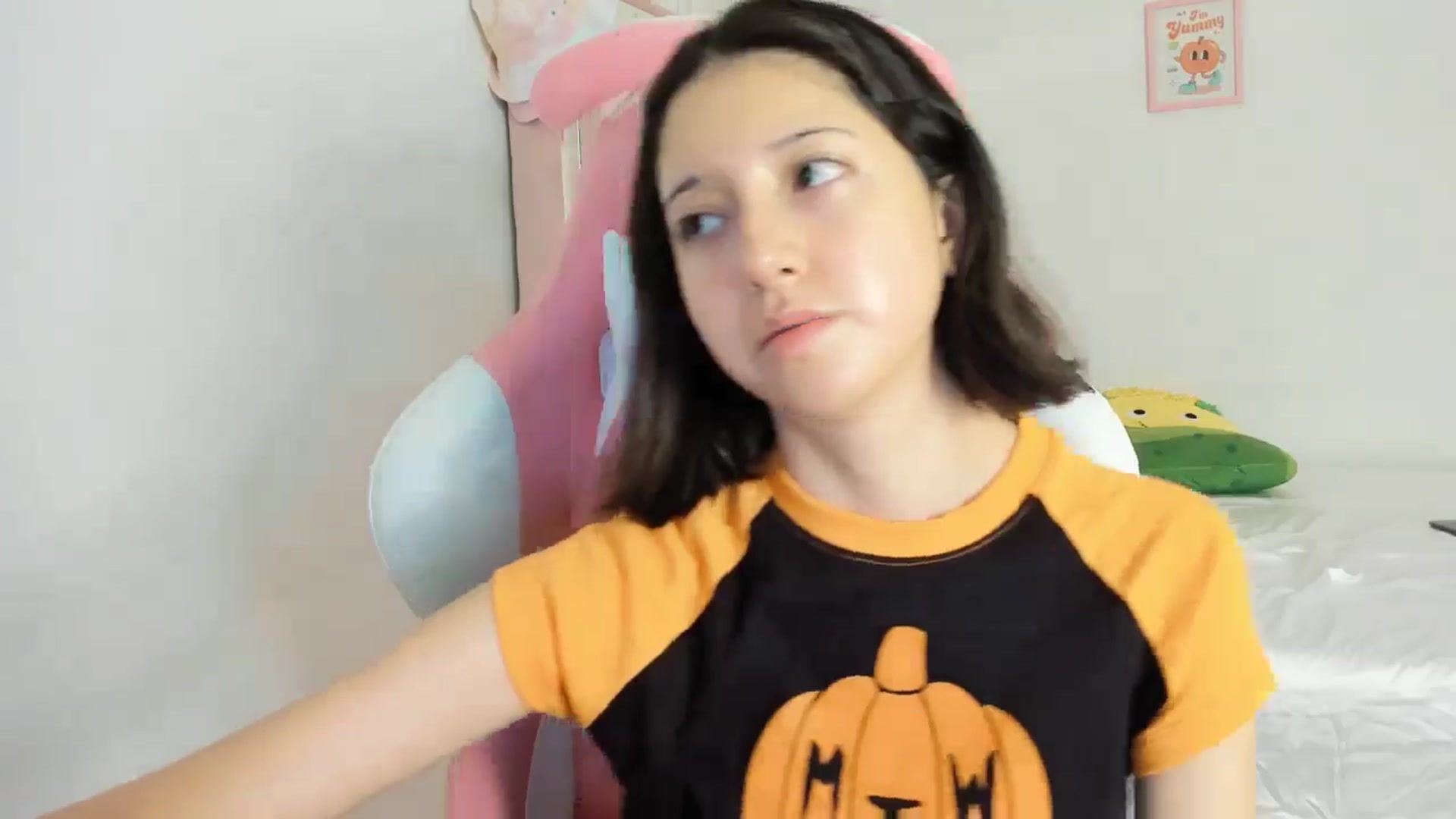 Gallery image thumbnail from Cherrycute666's myfreecams stream on, 10/06/2024, 08:52 image 15 of 20