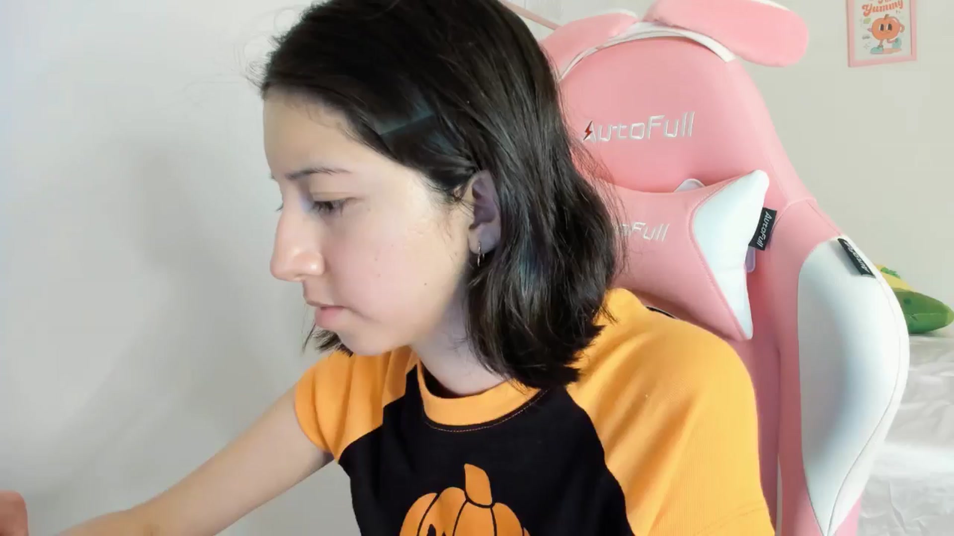 Gallery image thumbnail from Cherrycute666's myfreecams stream on, 10/06/2024, 08:52 image 7 of 20