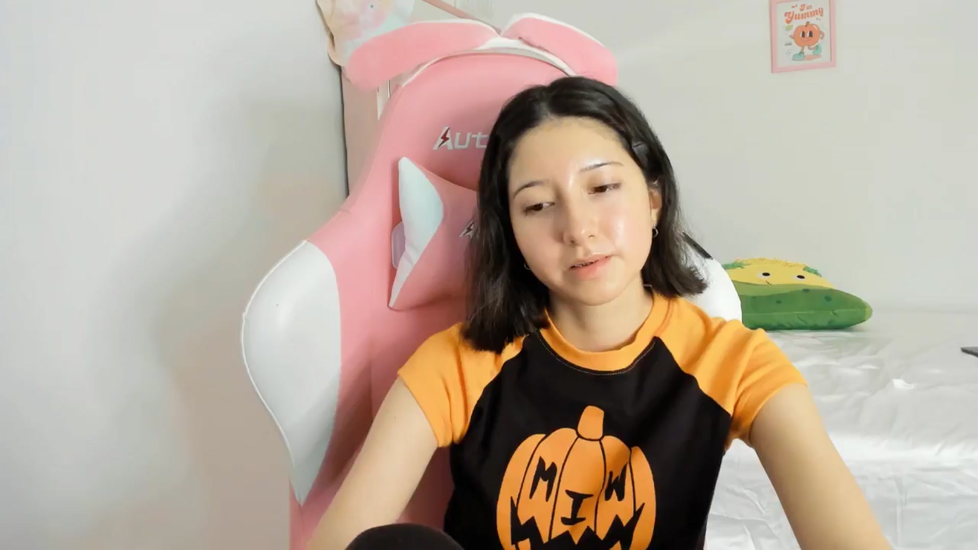 Gallery image thumbnail from Cherrycute666's myfreecams stream on, 10/06/2024, 08:52 image 17 of 20