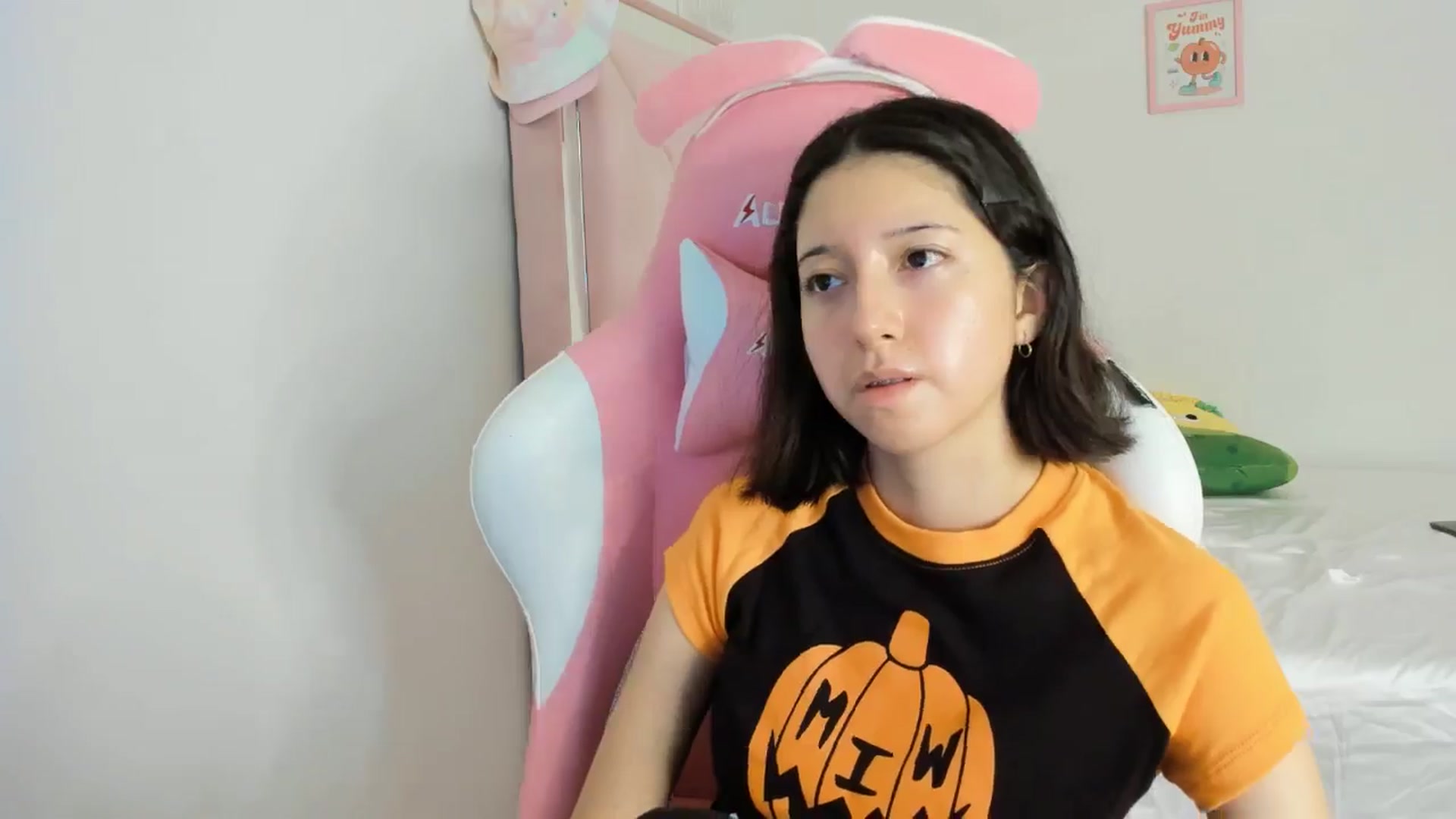 Gallery image thumbnail from Cherrycute666's myfreecams stream on, 10/06/2024, 08:52 image 16 of 20