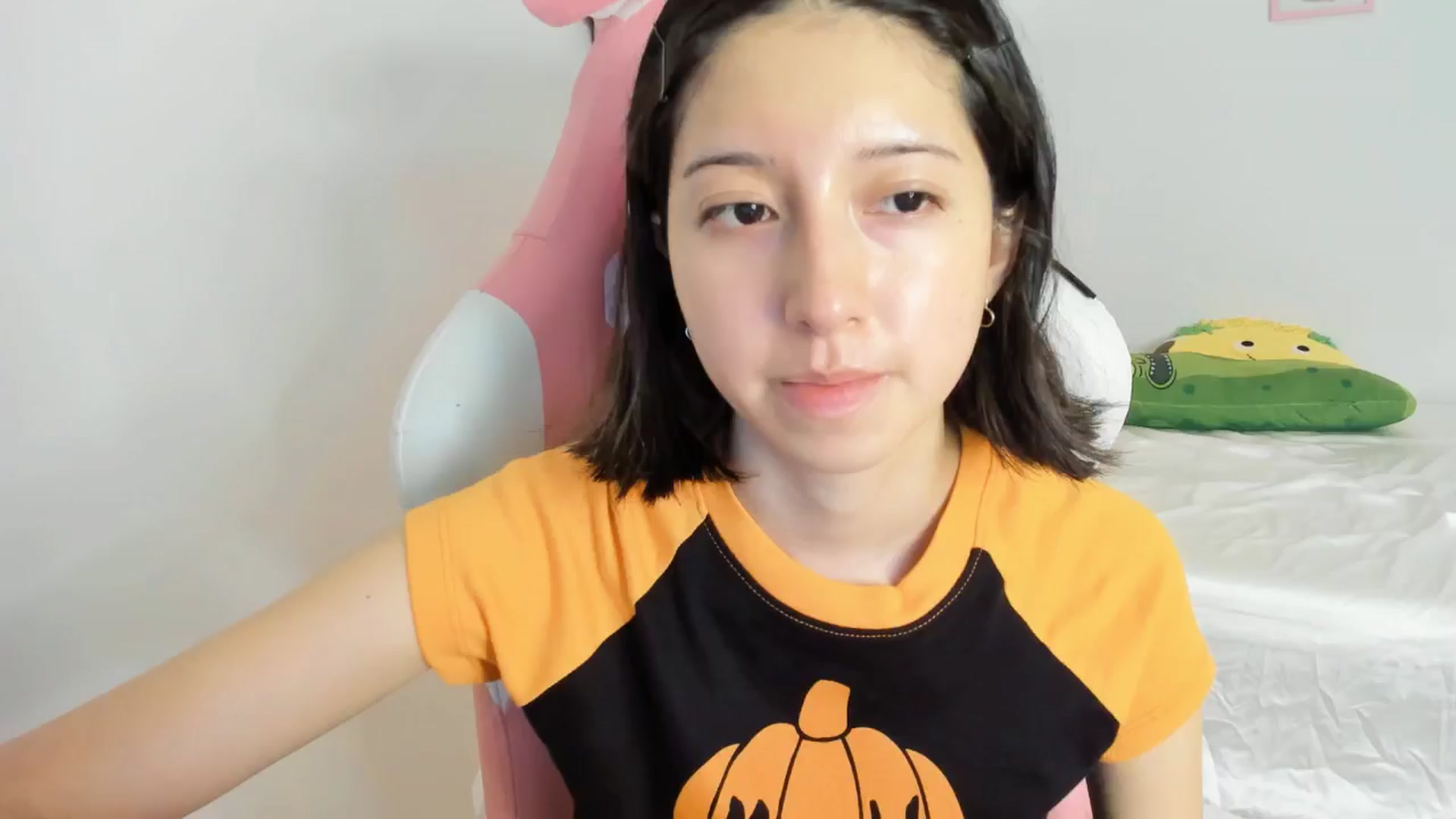 Gallery image thumbnail from Cherrycute666's myfreecams stream on, 10/06/2024, 08:52 image 1 of 20