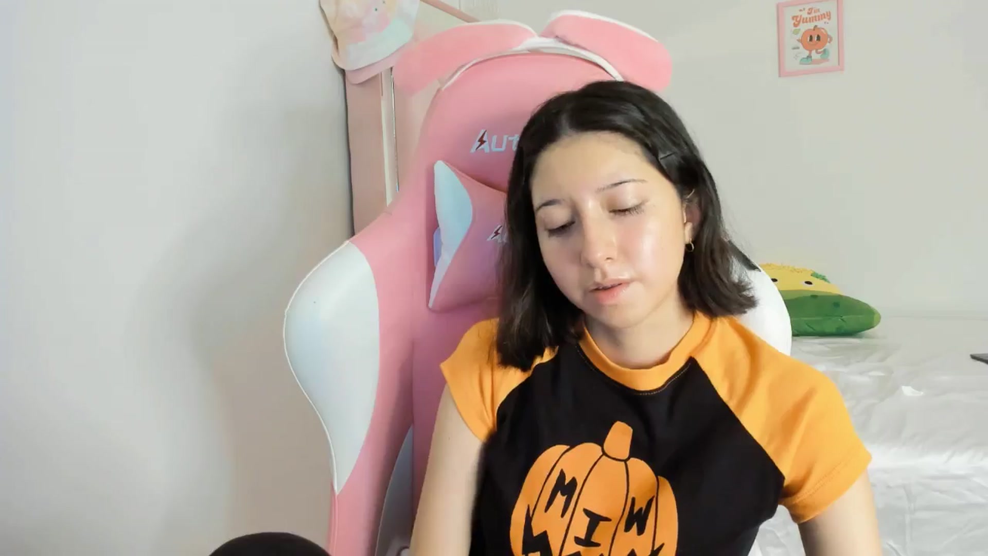 Gallery image thumbnail from Cherrycute666's myfreecams stream on, 10/06/2024, 08:52 image 19 of 20