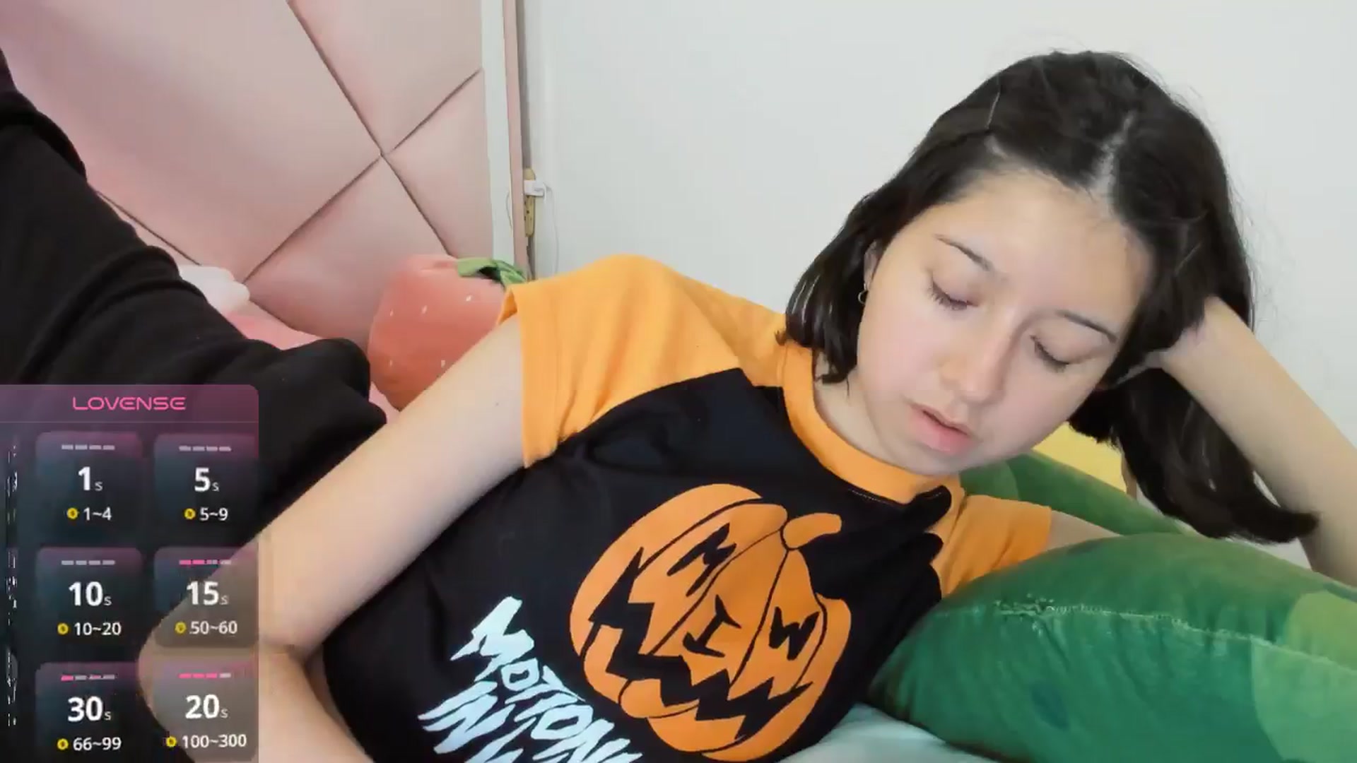 Gallery image thumbnail from Cherrycute666's myfreecams stream on, 10/06/2024, 22:13 image 18 of 20