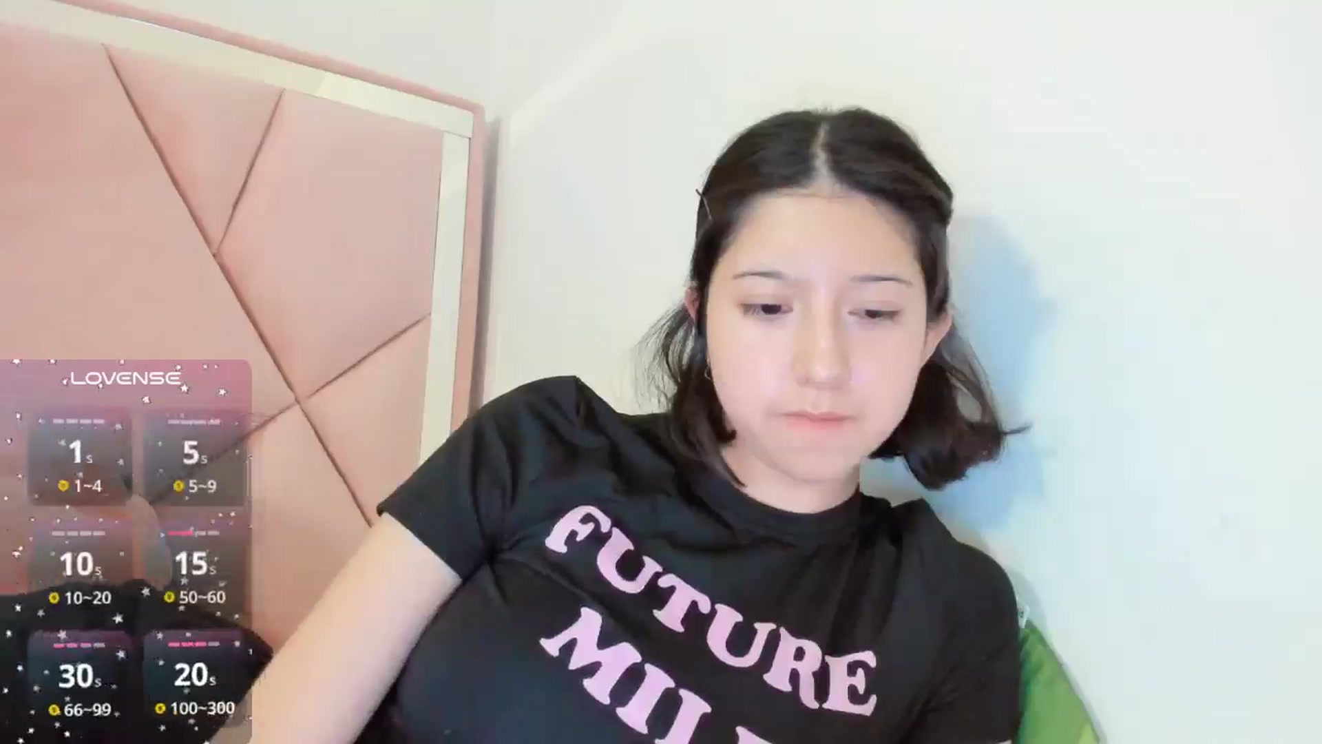 Gallery image thumbnail from Cherrycute666's myfreecams stream on, 10/09/2024, 24:01 image 17 of 20
