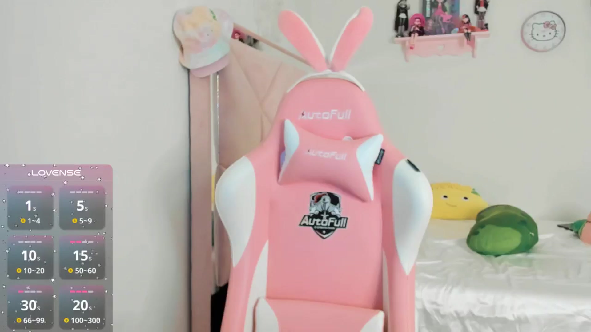 Gallery image thumbnail from Cherrycute666's myfreecams stream on, 10/13/2024, 01:06 image 11 of 20