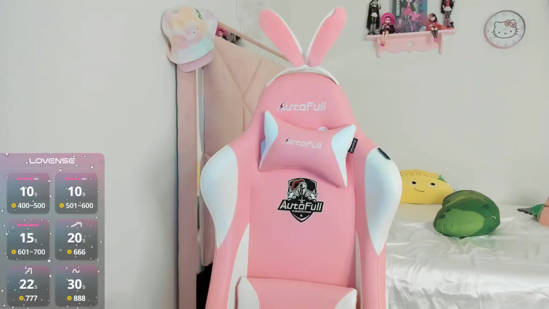 Gallery image thumbnail from Cherrycute666's myfreecams stream on, 10/13/2024, 01:06 image 13 of 20