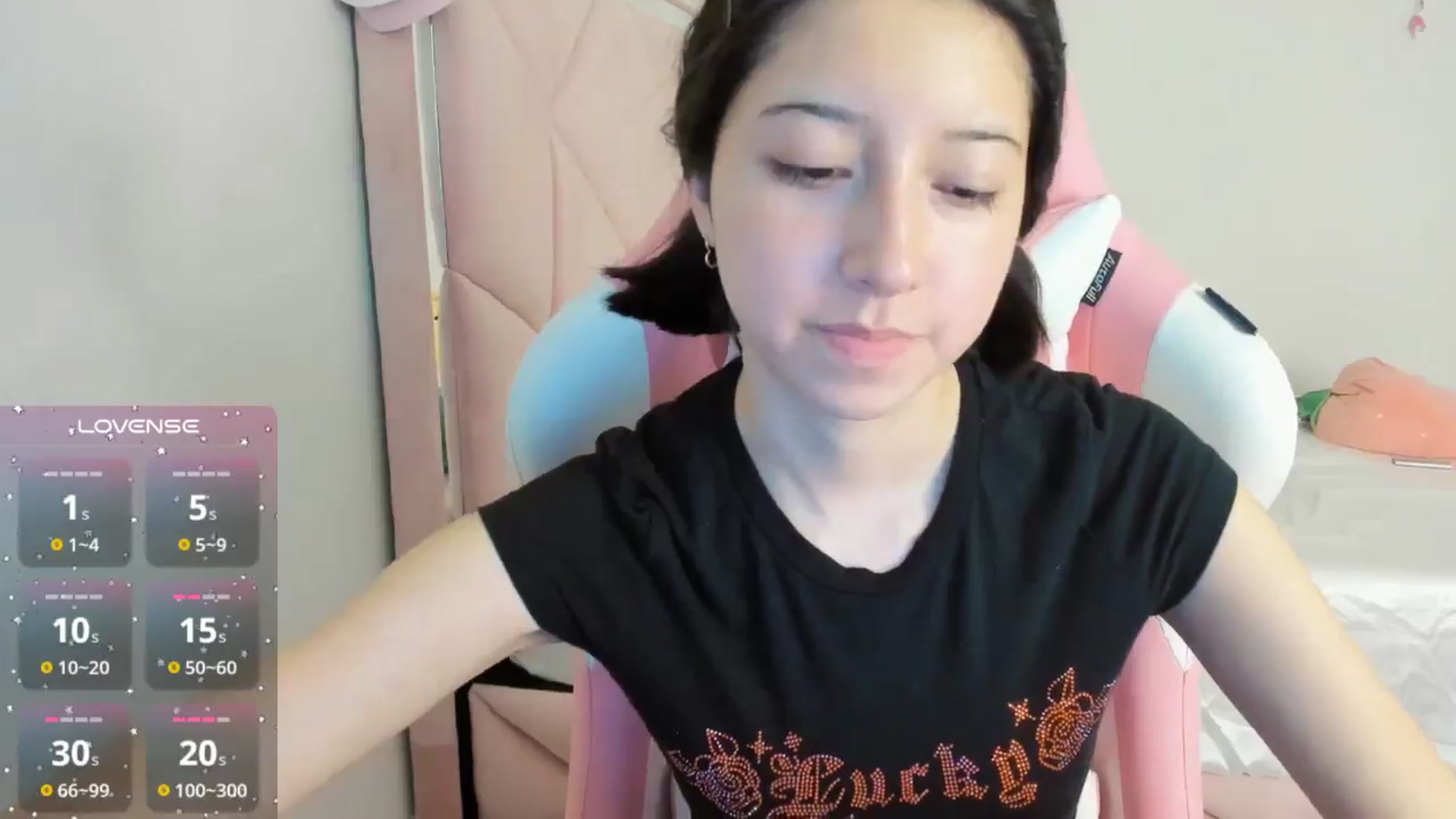 Gallery image thumbnail from Cherrycute666's myfreecams stream on, 10/13/2024, 02:34 image 17 of 20