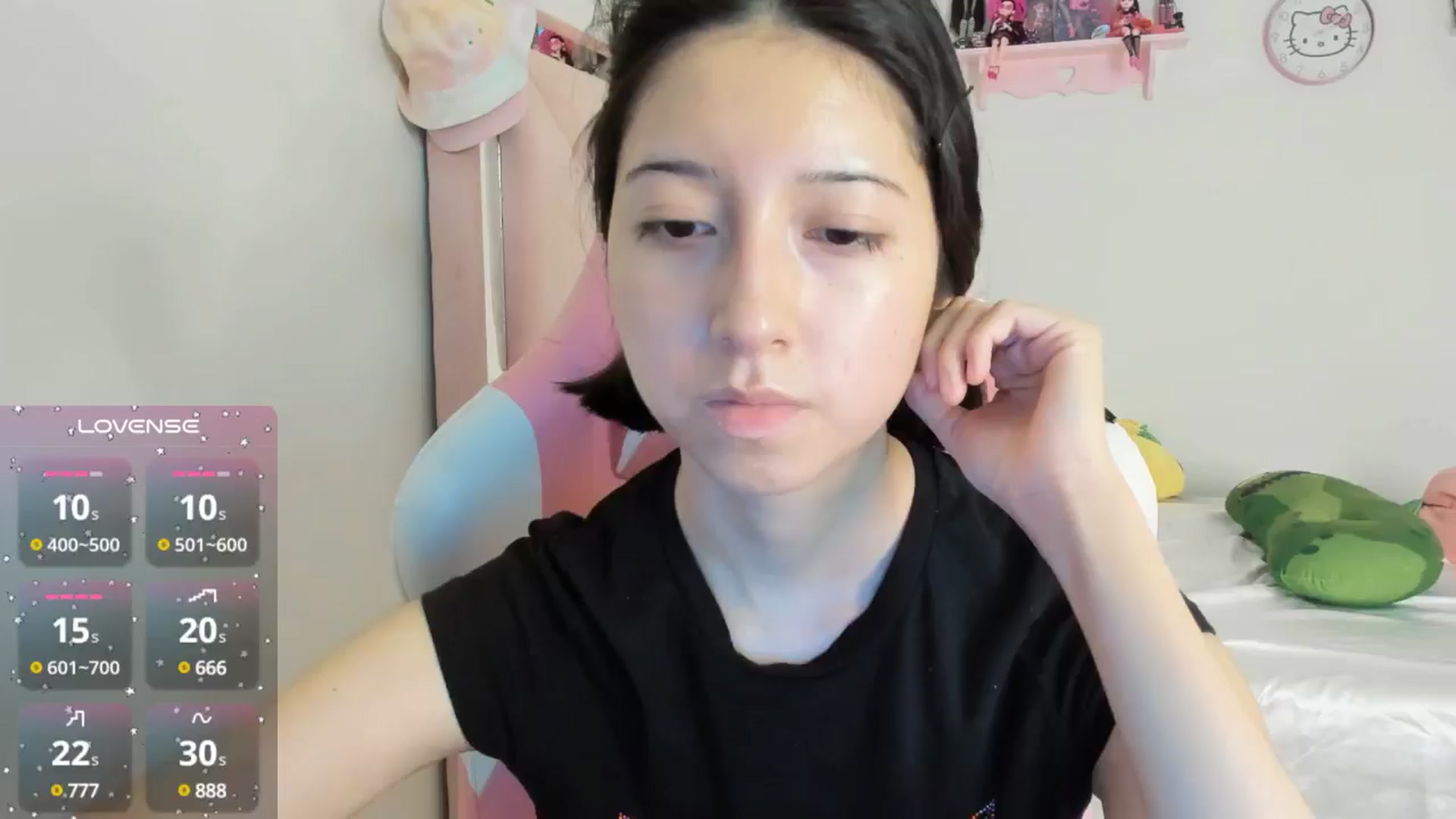 Gallery image thumbnail from Cherrycute666's myfreecams stream on, 10/13/2024, 06:01 image 1 of 20