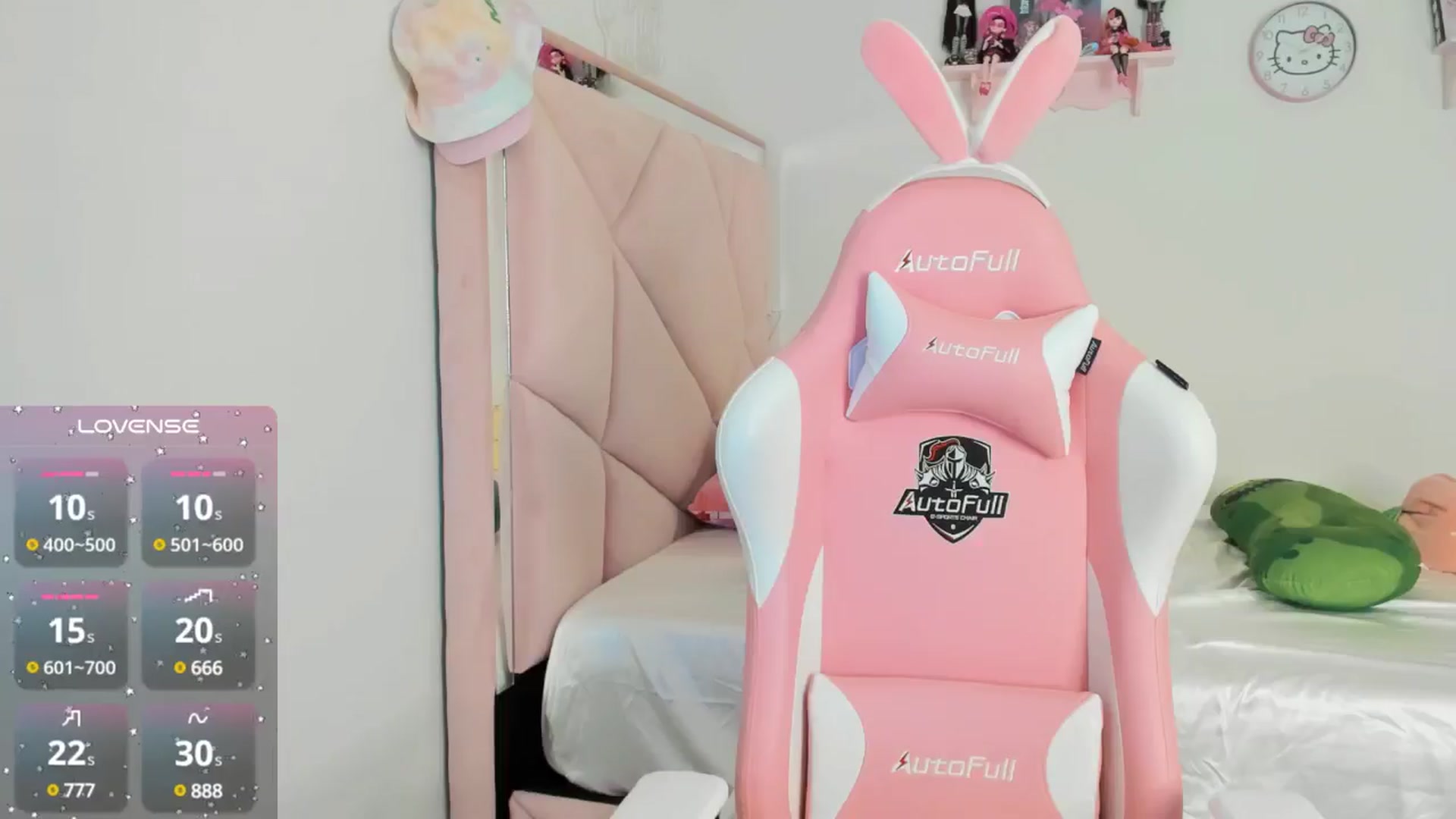 Gallery image thumbnail from Cherrycute666's myfreecams stream on, 10/13/2024, 06:01 image 15 of 20