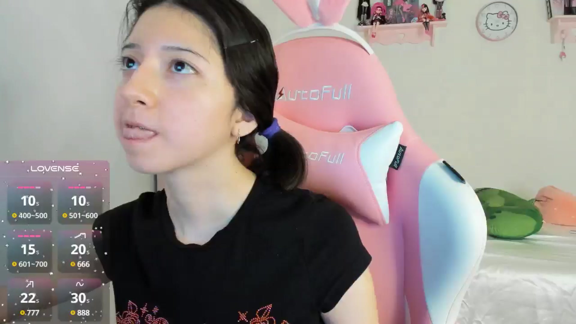 Gallery image thumbnail from Cherrycute666's myfreecams stream on, 10/13/2024, 06:01 image 12 of 20