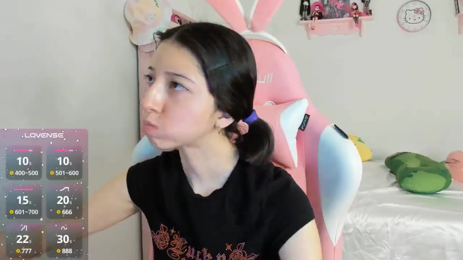 Gallery image thumbnail from Cherrycute666's myfreecams stream on, 10/13/2024, 06:01 image 17 of 20