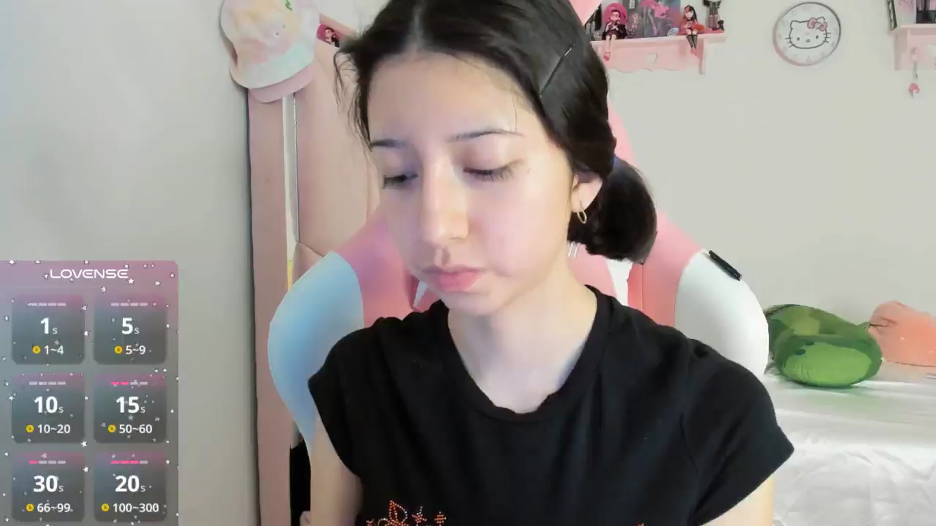 Gallery image thumbnail from Cherrycute666's myfreecams stream on, 10/13/2024, 06:01 image 11 of 20