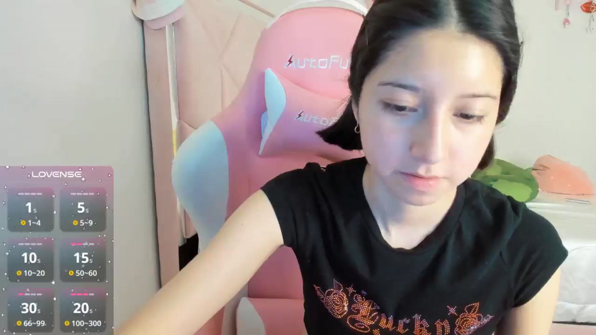 Gallery image thumbnail from Cherrycute666's myfreecams stream on, 10/13/2024, 08:52 image 2 of 20