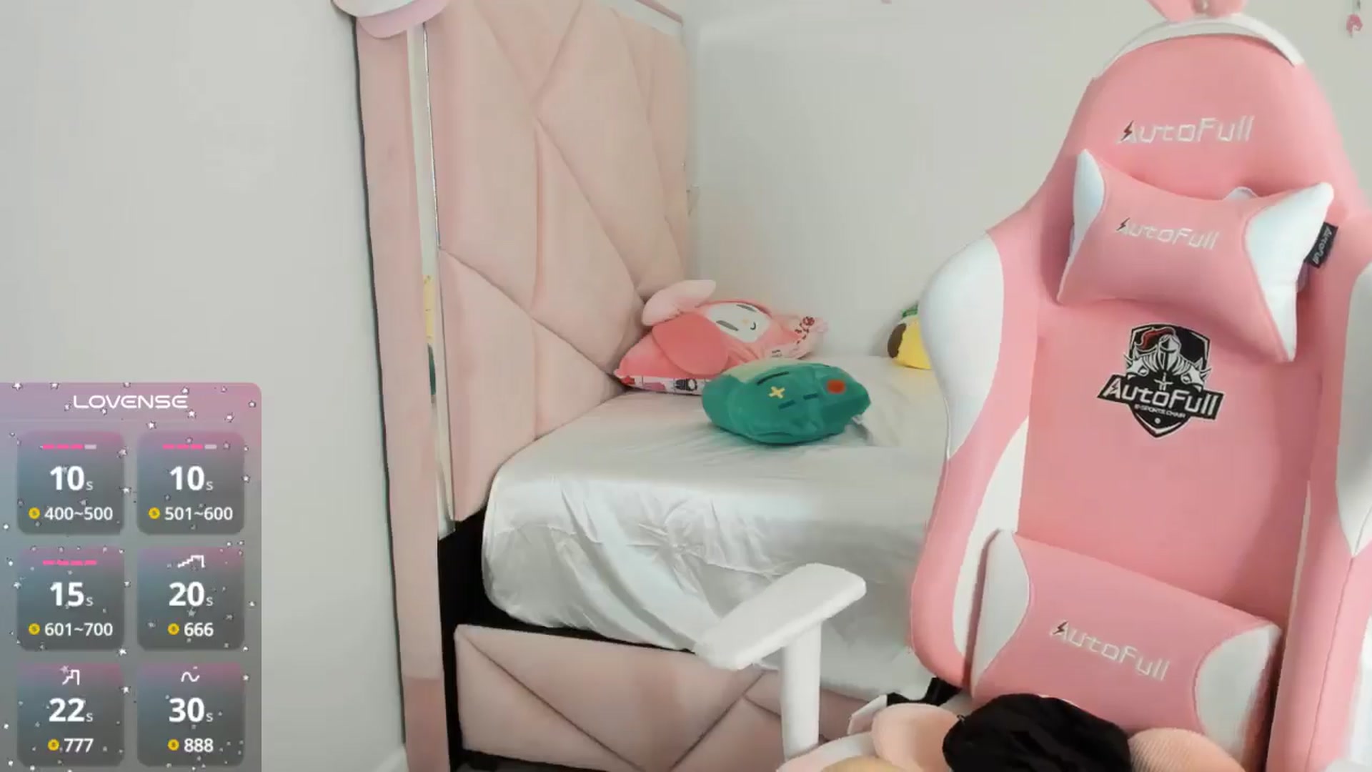 Gallery image thumbnail from Cherrycute666's myfreecams stream on, 10/13/2024, 08:52 image 10 of 20