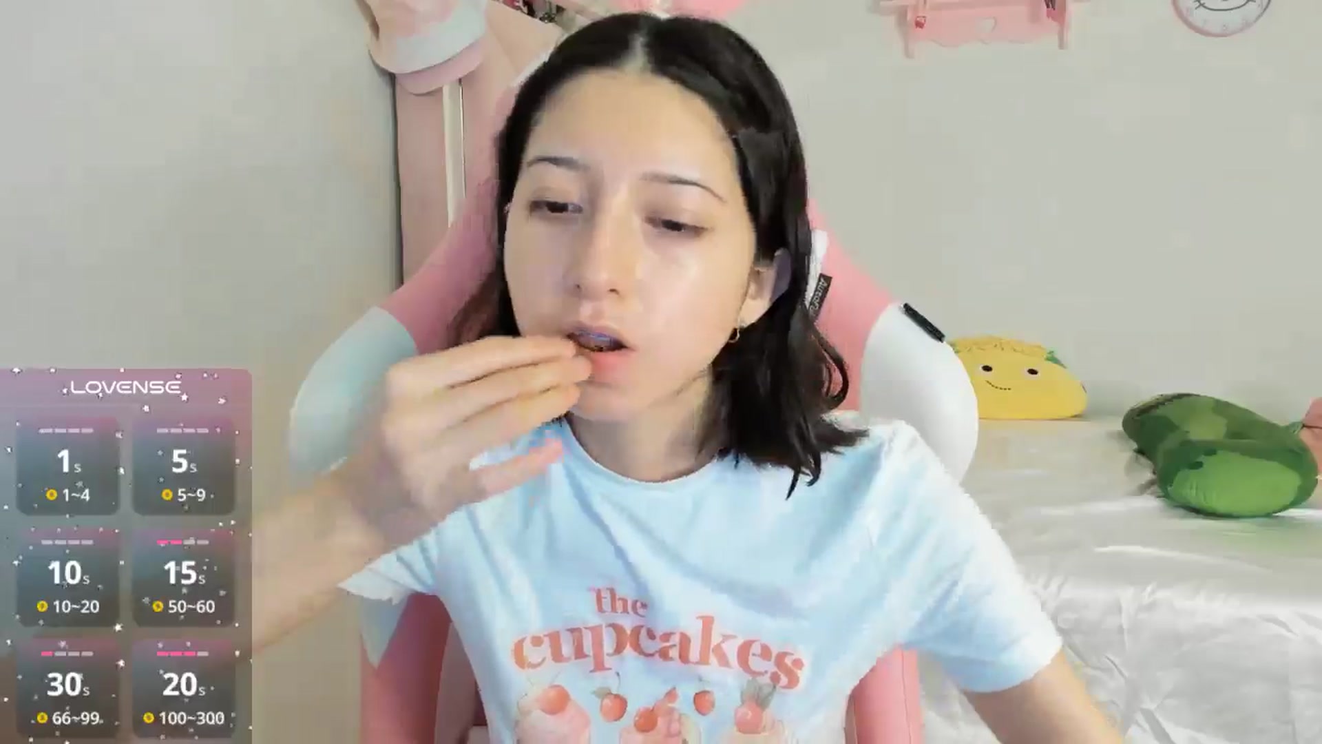 Gallery image thumbnail from Cherrycute666's myfreecams stream on, 10/13/2024, 09:44 image 11 of 20