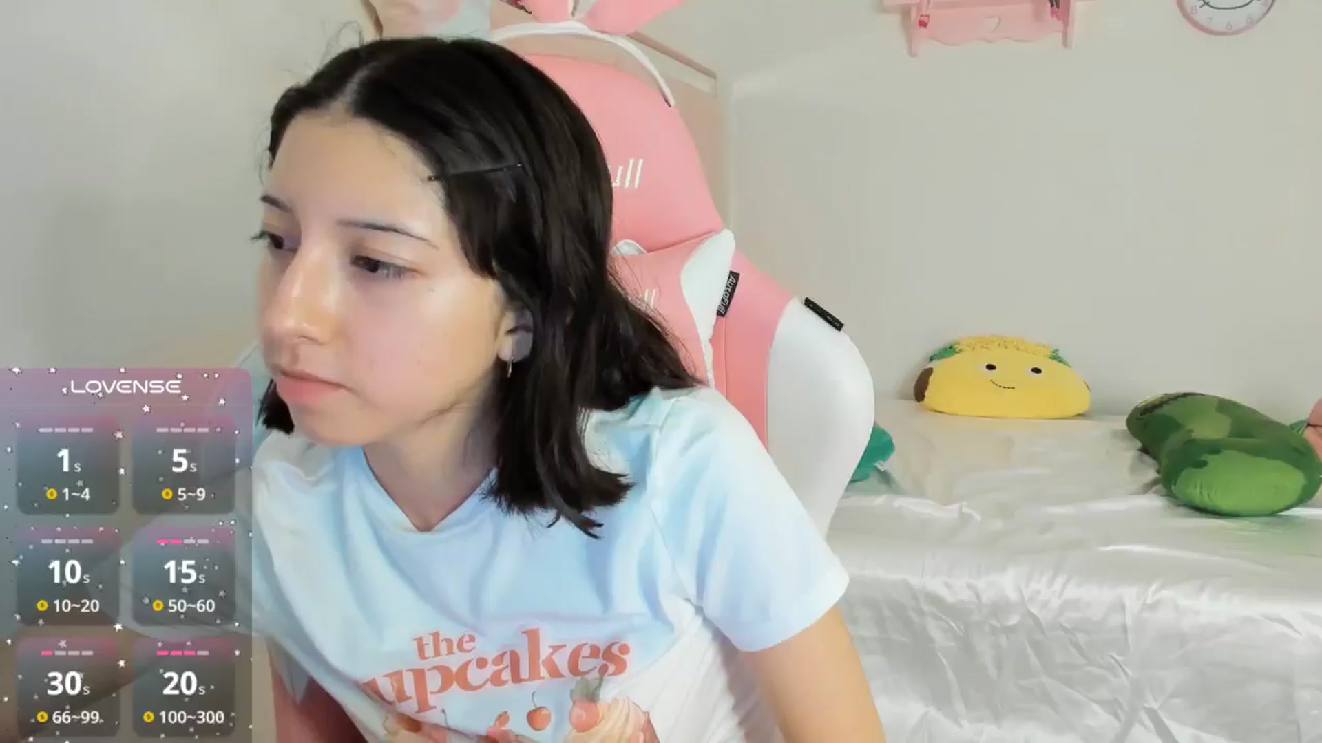Gallery image thumbnail from Cherrycute666's myfreecams stream on, 10/13/2024, 09:44 image 16 of 20